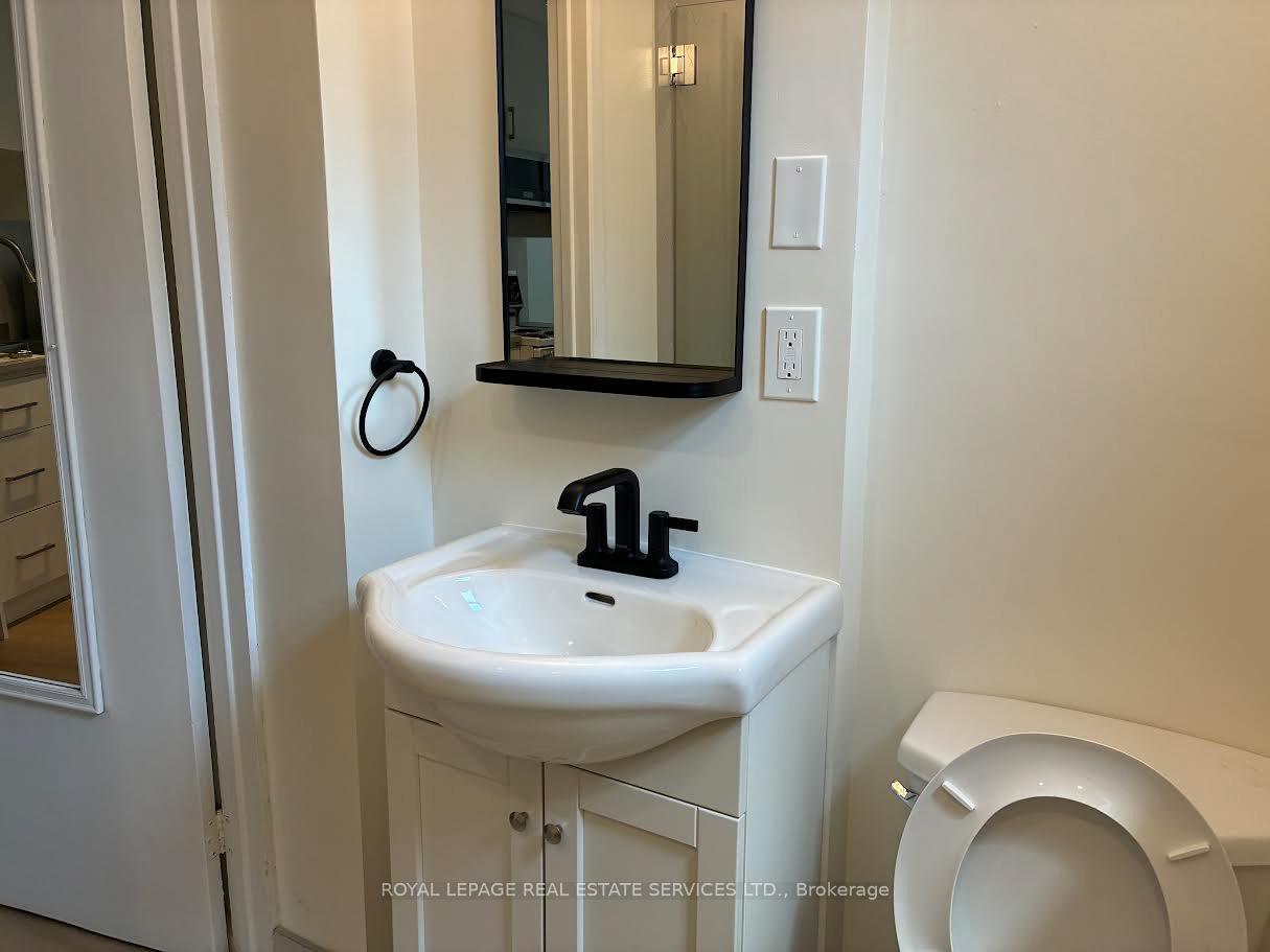 Photo 6 of Unit 2, 2525 Yonge Street, Toronto, Yonge-Eglinton — HOMEH