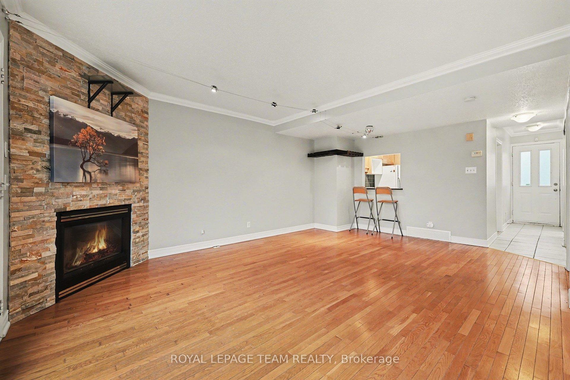 Photo 4 of 187 Monterey Drive, Ottawa, Leslie Park — HOMEH