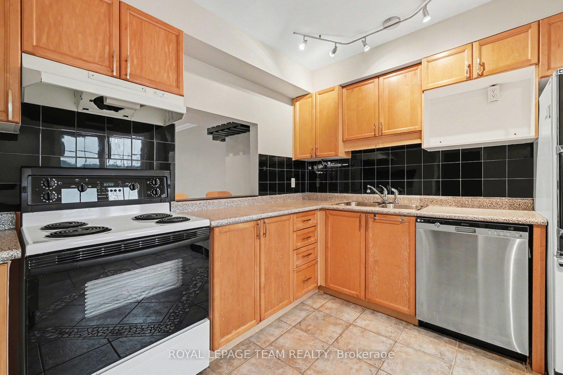 Photo 12 of 187 Monterey Drive, Ottawa, Leslie Park — HOMEH