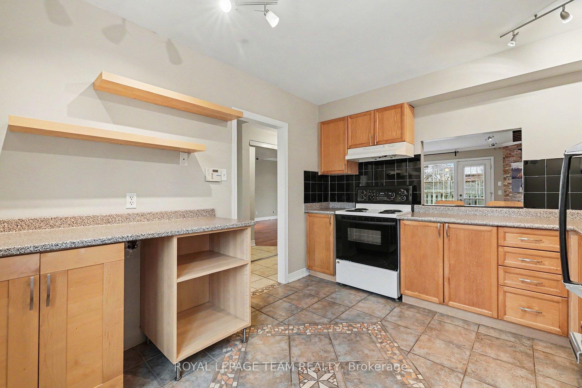 Photo 13 of 187 Monterey Drive, Ottawa, Leslie Park — HOMEH