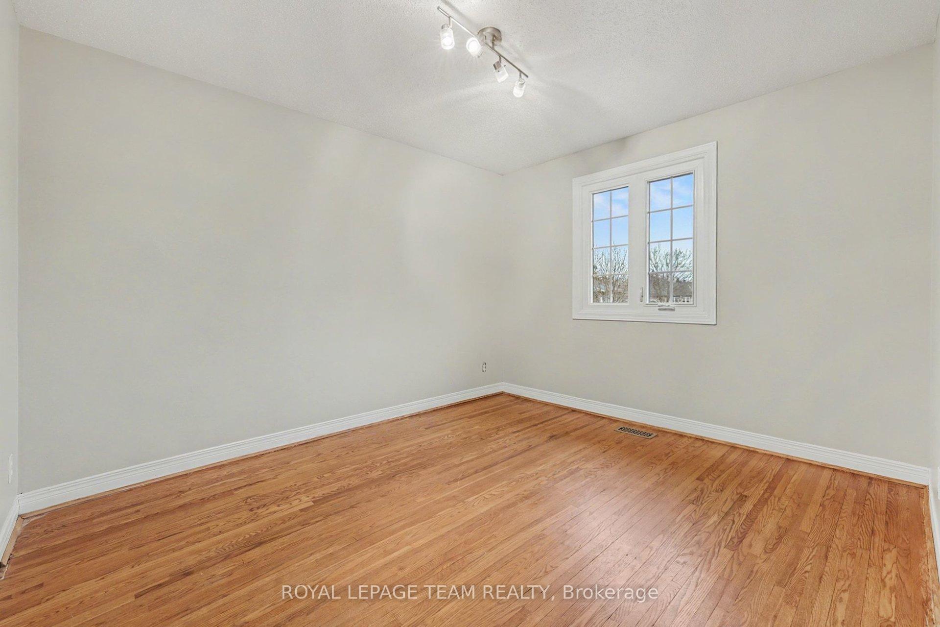 Photo 17 of 187 Monterey Drive, Ottawa, Leslie Park — HOMEH