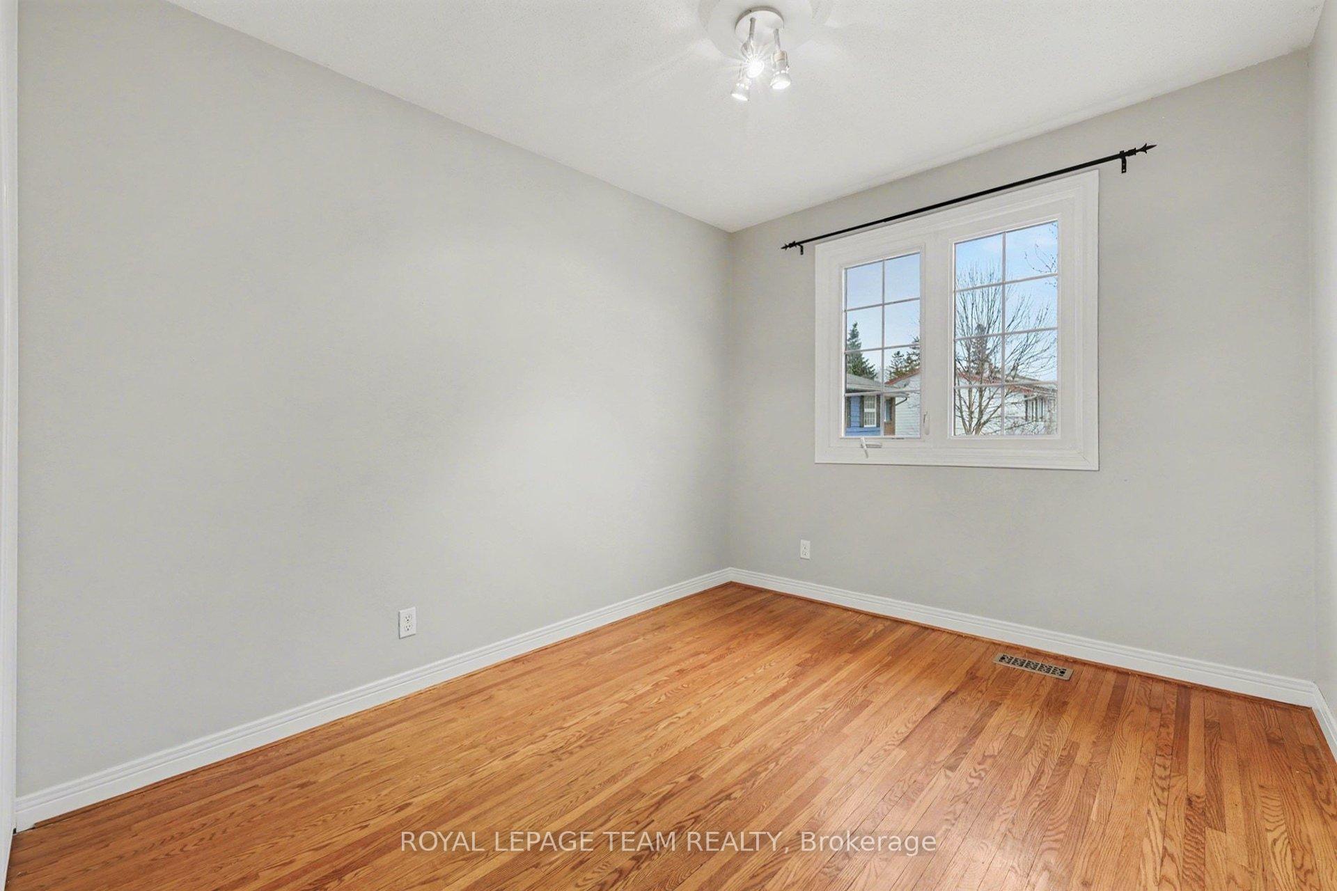 Photo 19 of 187 Monterey Drive, Ottawa, Leslie Park — HOMEH