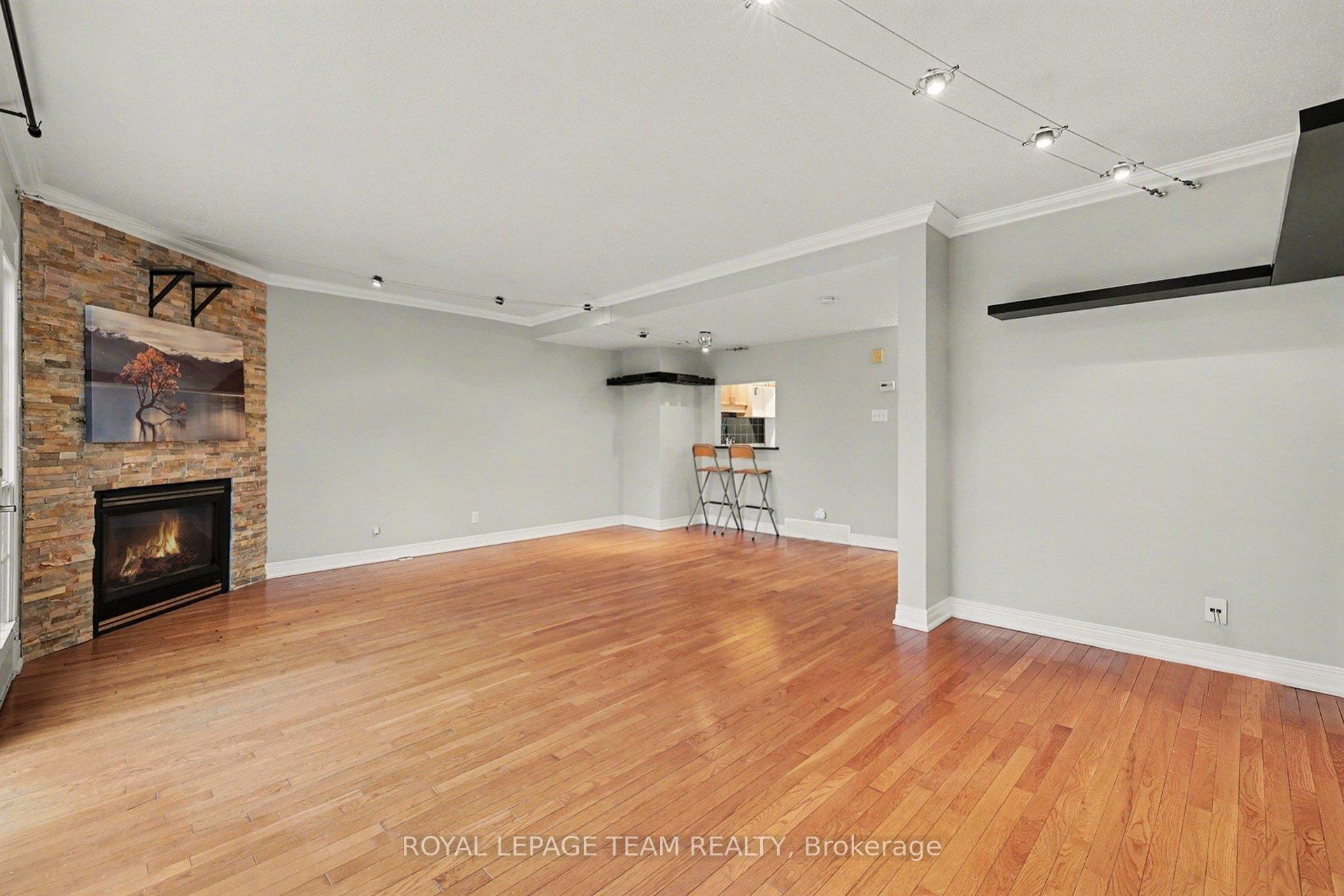 Photo 22 of 187 Monterey Drive, Ottawa, Leslie Park — HOMEH