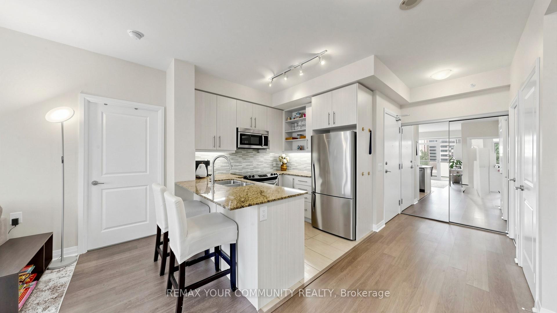 Photo 6 of Unit 408, 55 Oneida Crescent, Richmond Hill, Langstaff — HOMEH