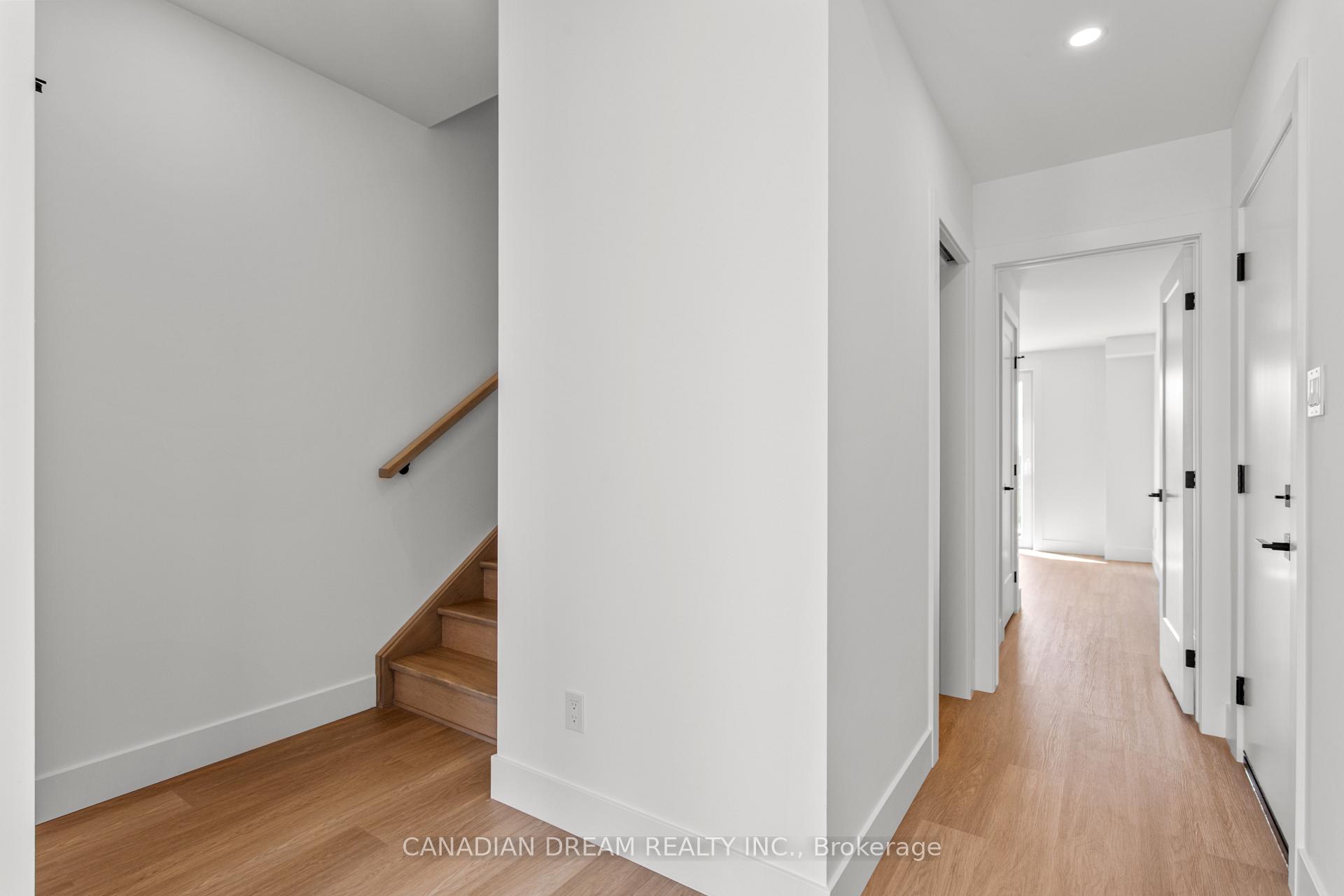 Photo 9 of 2927 Petty Road, London, South W — HOMEH