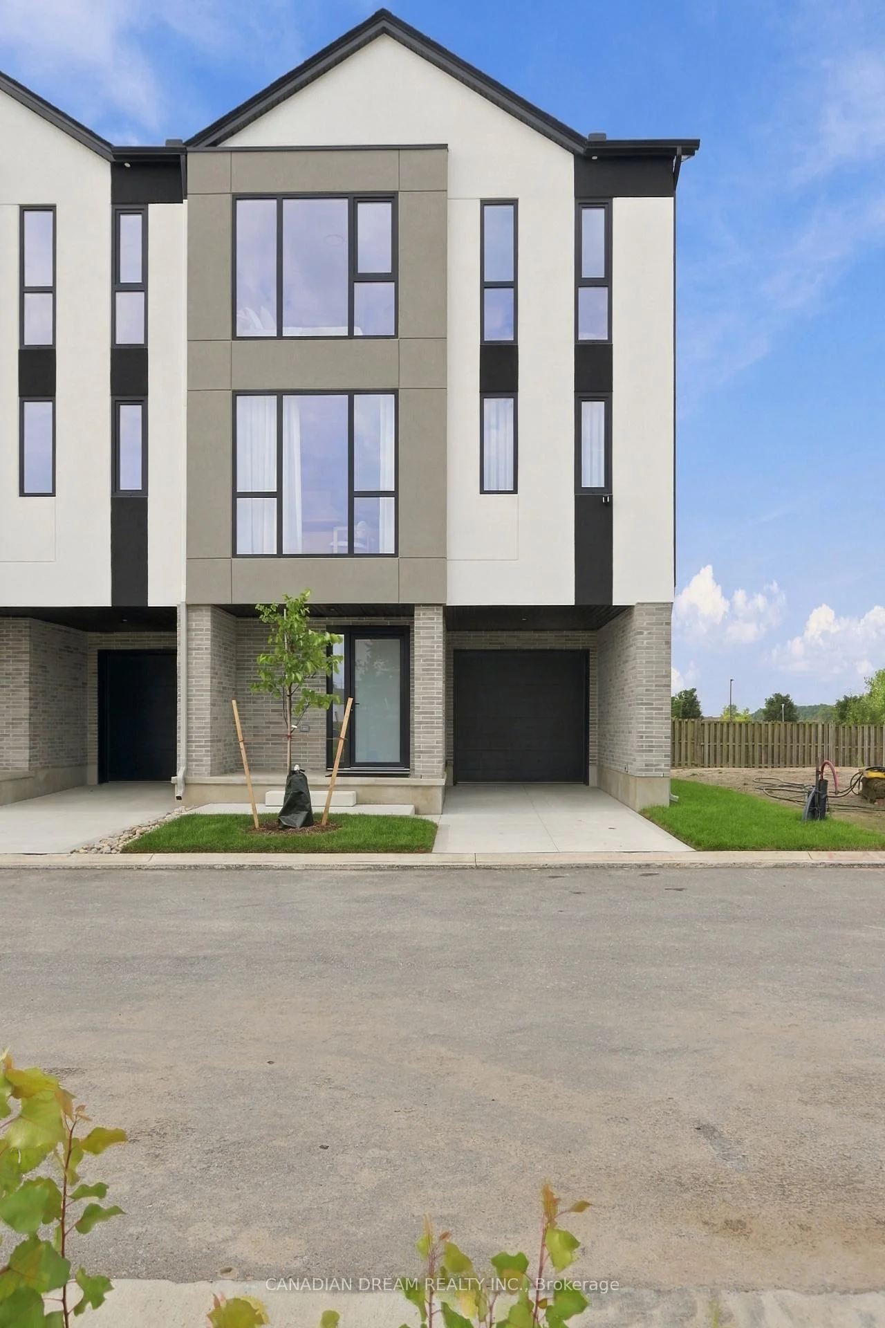 Photo of 2927 Petty Road