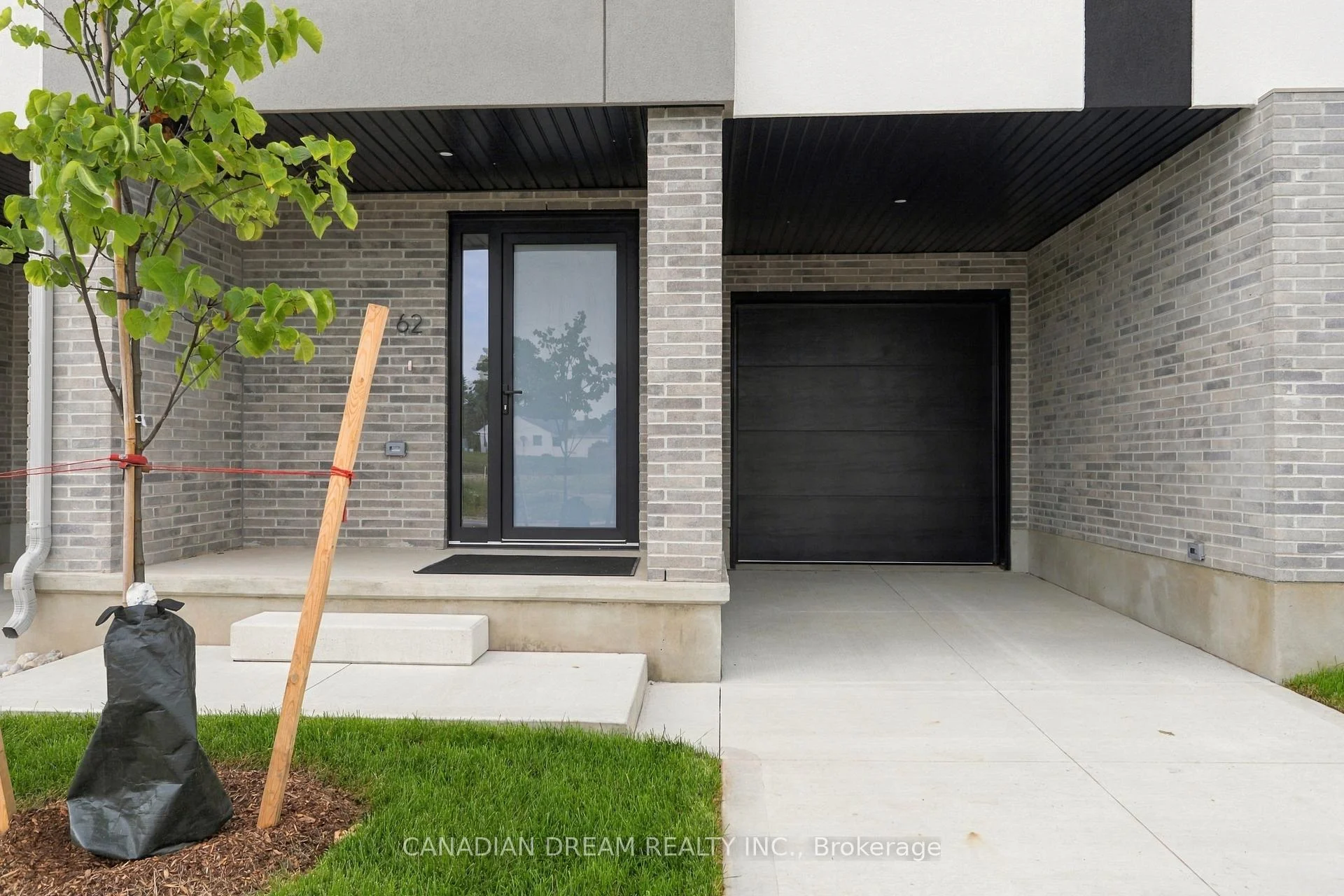 Photo 6 of 2927 Petty Road, London, South W — HOMEH