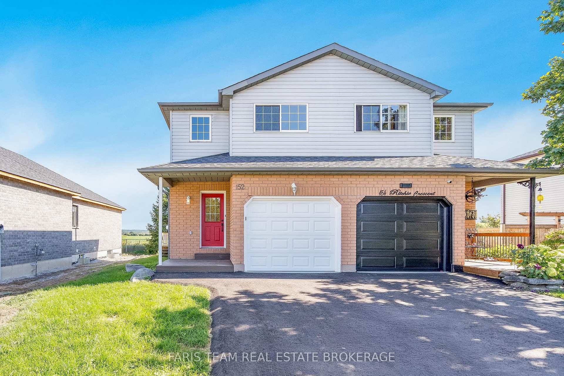 Photo 2 of 152 Ritchie Crescent, Springwater, Elmvale — HOMEH