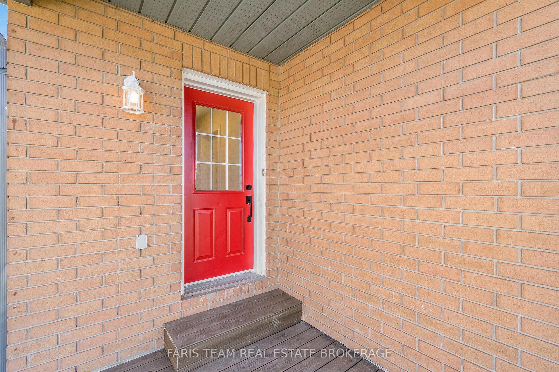 Photo 3 of 152 Ritchie Crescent, Springwater, Elmvale — HOMEH