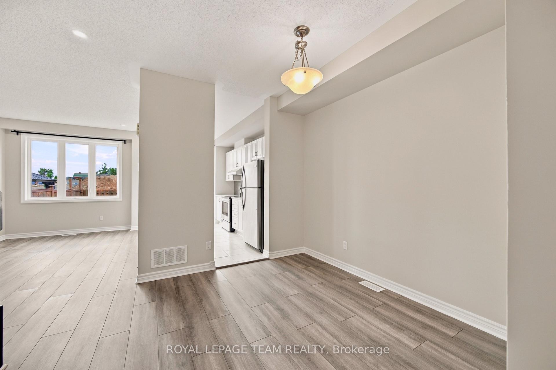 Photo 9 of 183 Bandelier Way, Ottawa, Stittsville (North) — HOMEH