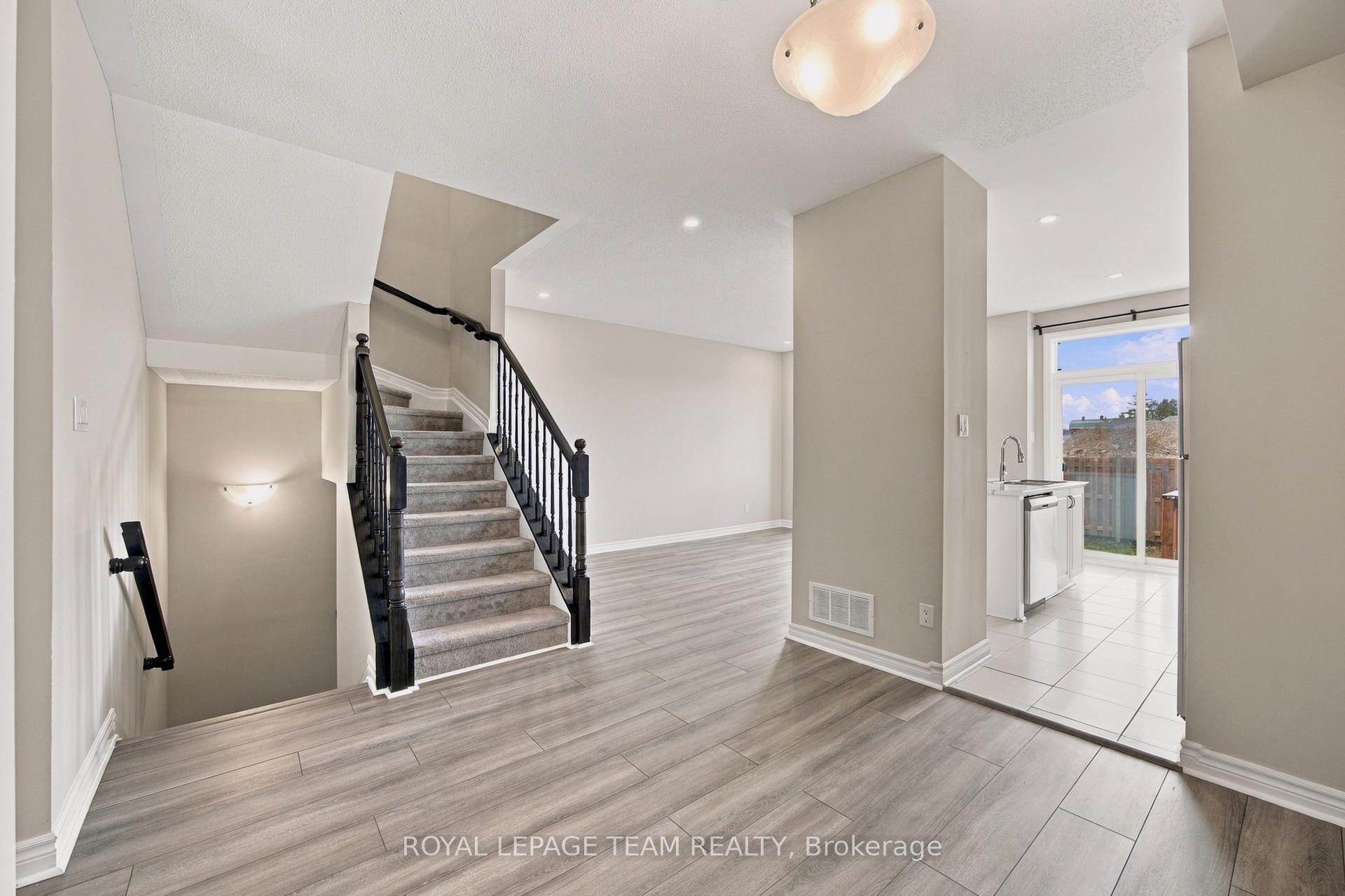 Photo 10 of 183 Bandelier Way, Ottawa, Stittsville (North) — HOMEH