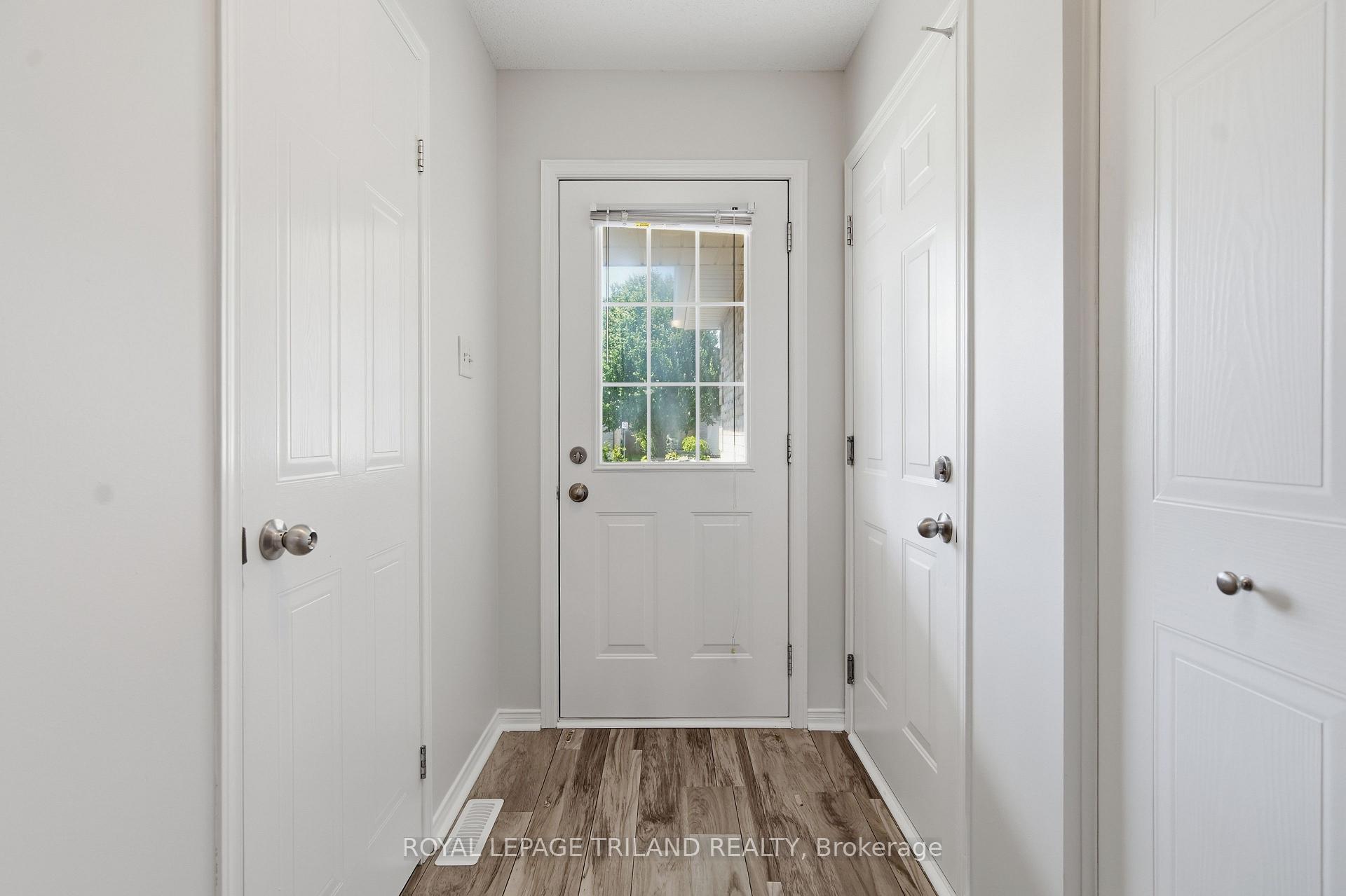 Photo 3 of 1942 Bloom Crescent, London, North C — HOMEH