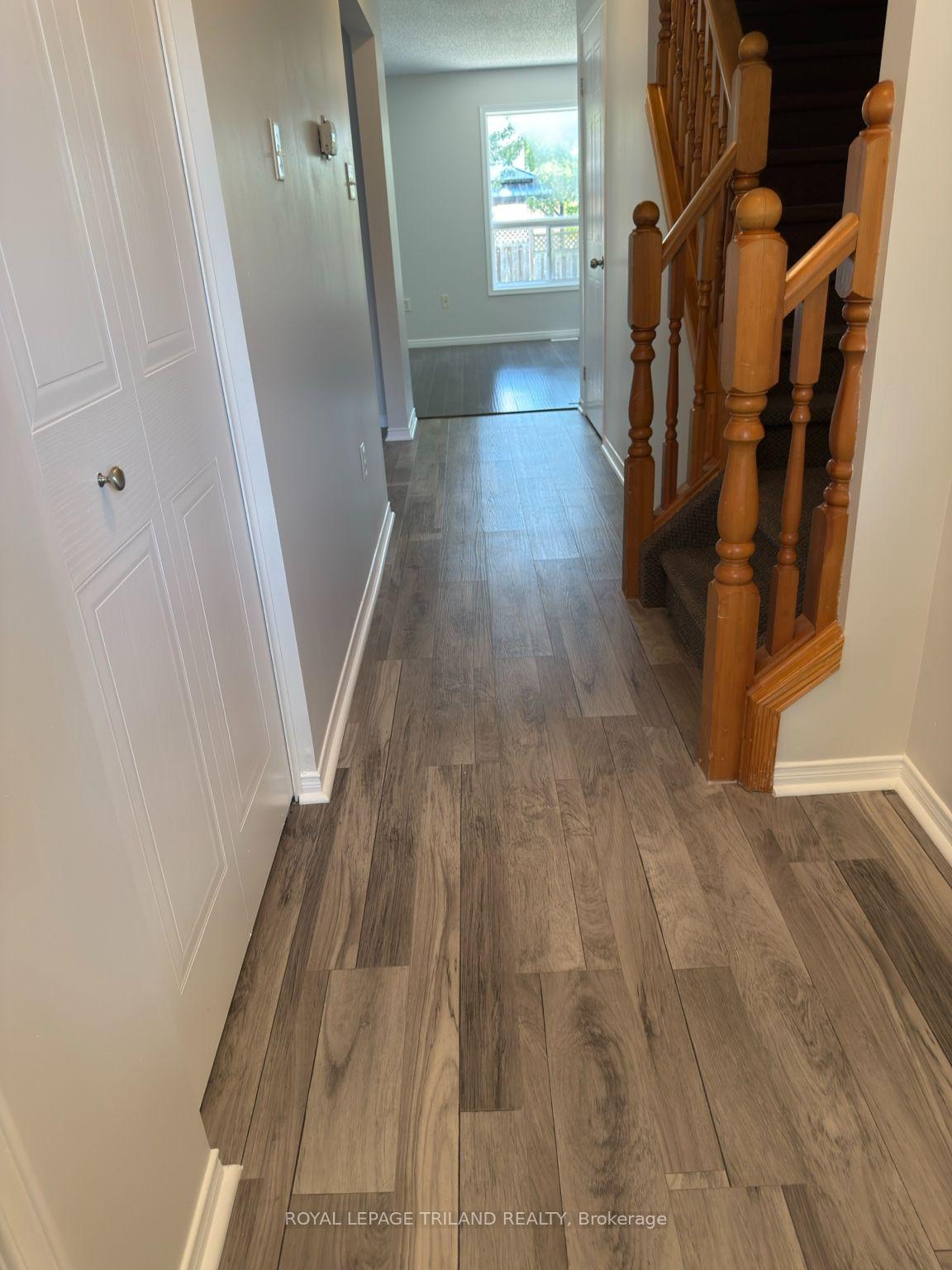 Photo 5 of 1942 Bloom Crescent, London, North C — HOMEH