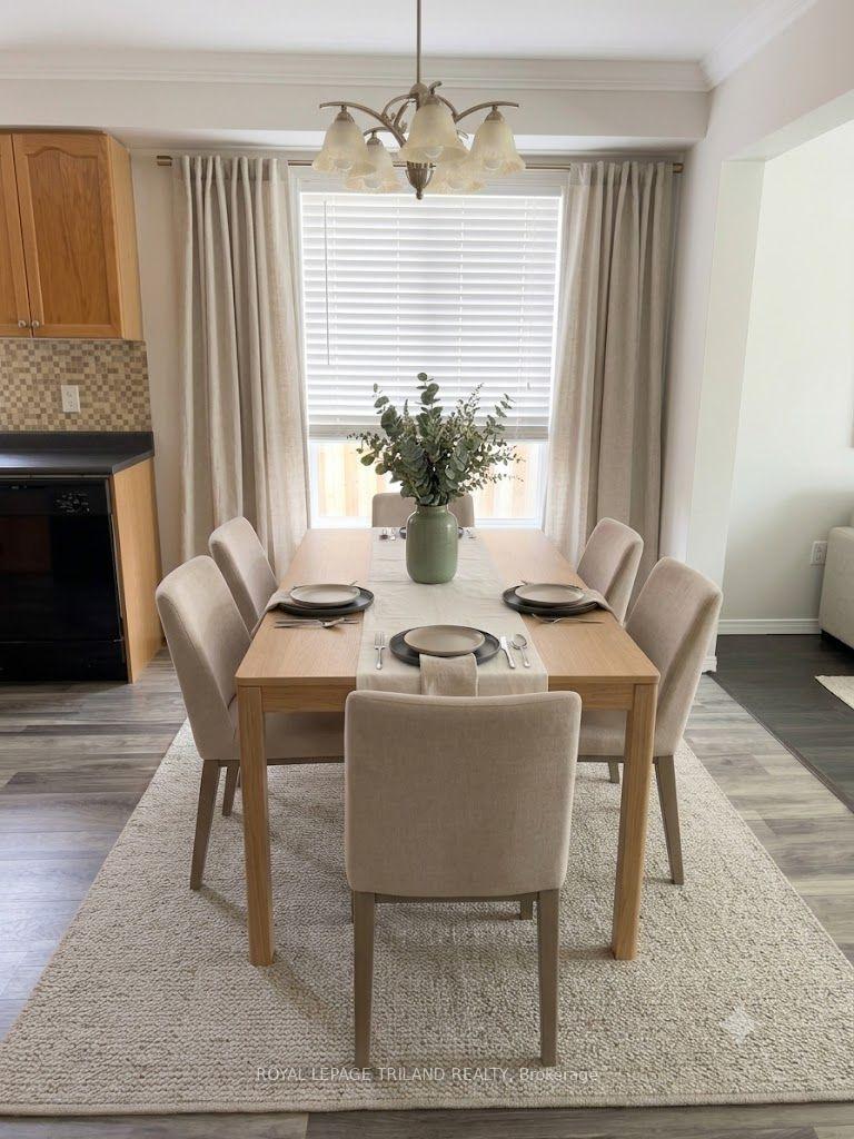 Photo 7 of 1942 Bloom Crescent, London, North C — HOMEH