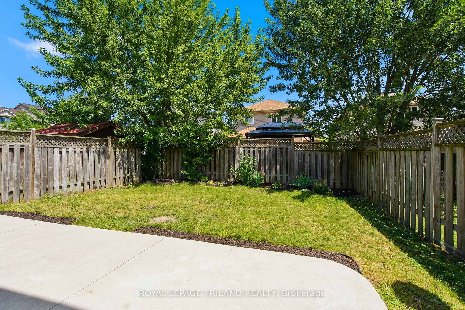 Photo 26 of 1942 Bloom Crescent, London, North C — HOMEH