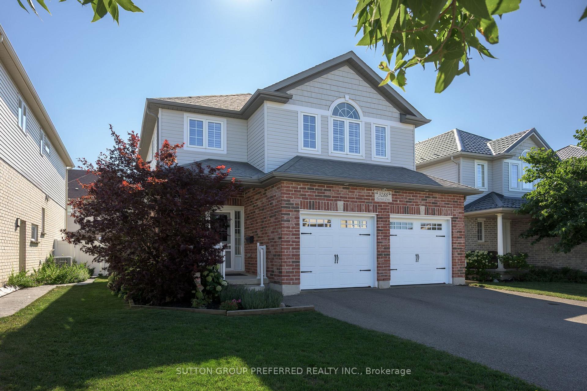 Photo 2 of 3288 Turner Crescent, London, South U — HOMEH
