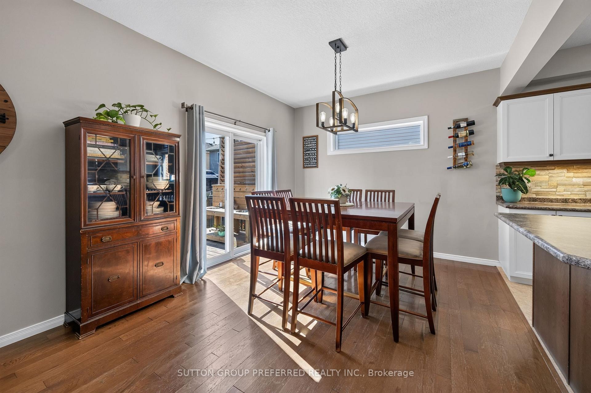 Photo 12 of 3288 Turner Crescent, London, South U — HOMEH