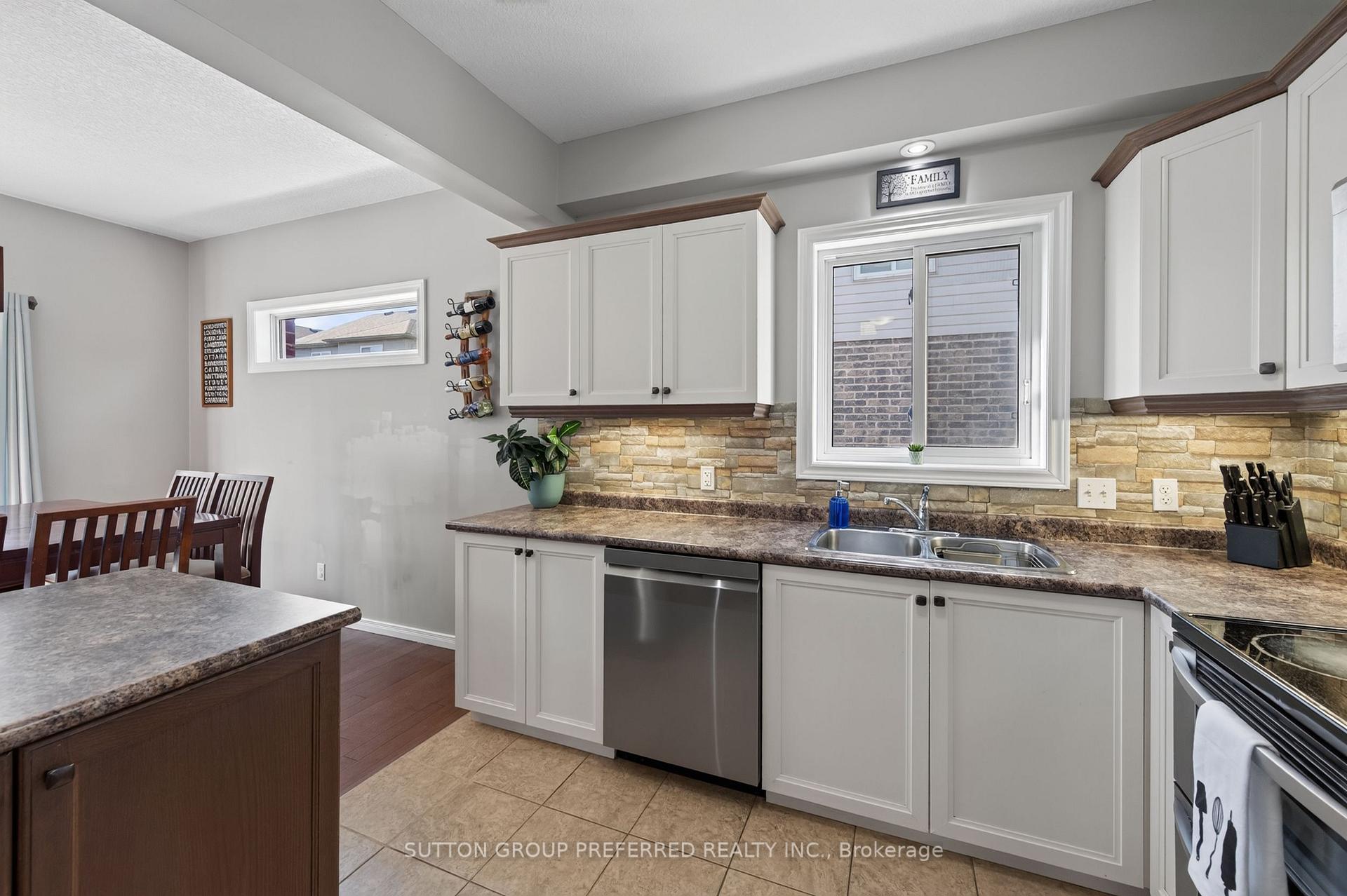 Photo 14 of 3288 Turner Crescent, London, South U — HOMEH