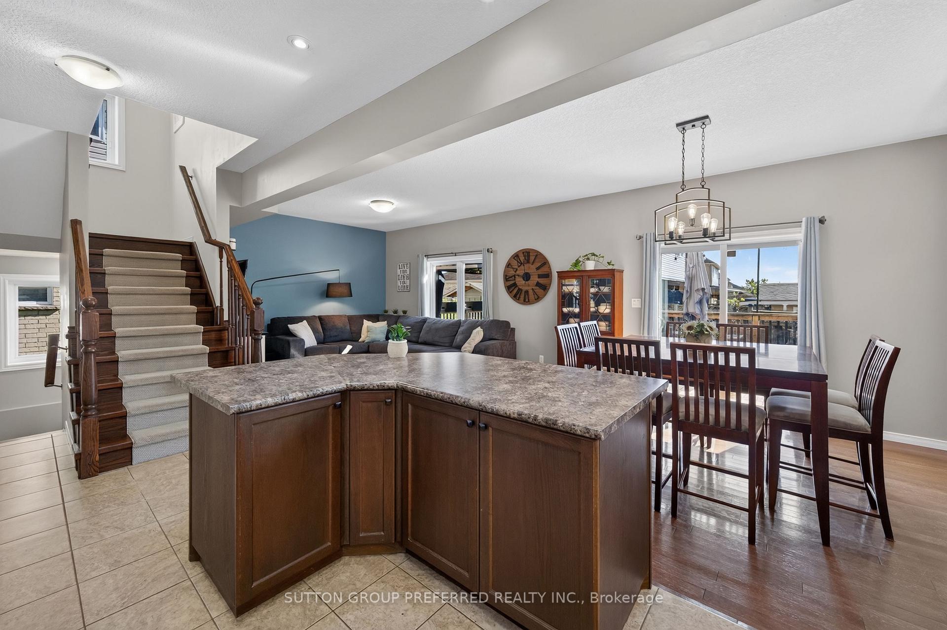 Photo 15 of 3288 Turner Crescent, London, South U — HOMEH