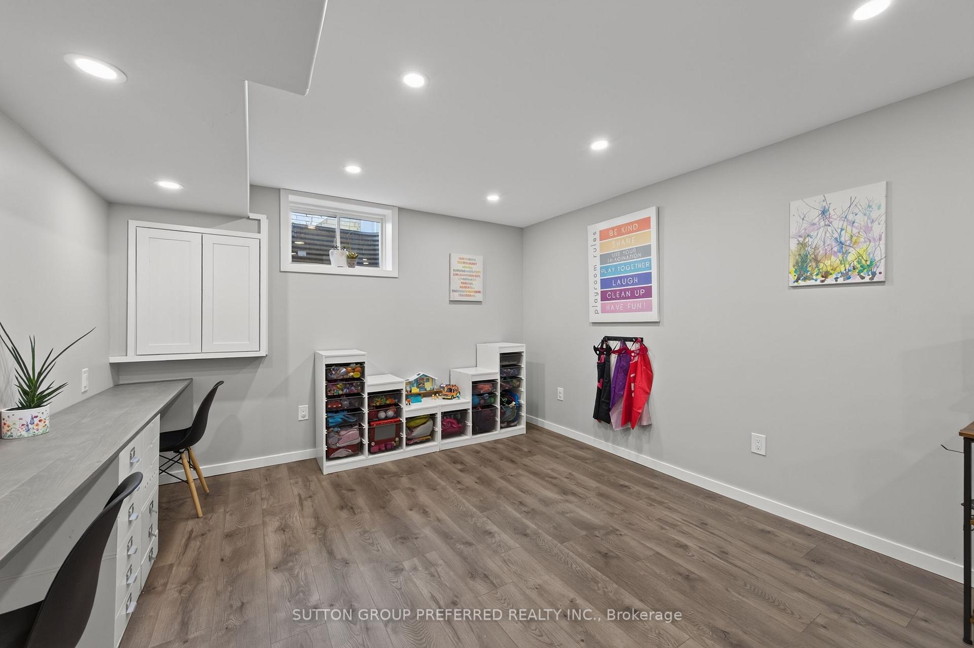 Photo 32 of 3288 Turner Crescent, London, South U — HOMEH