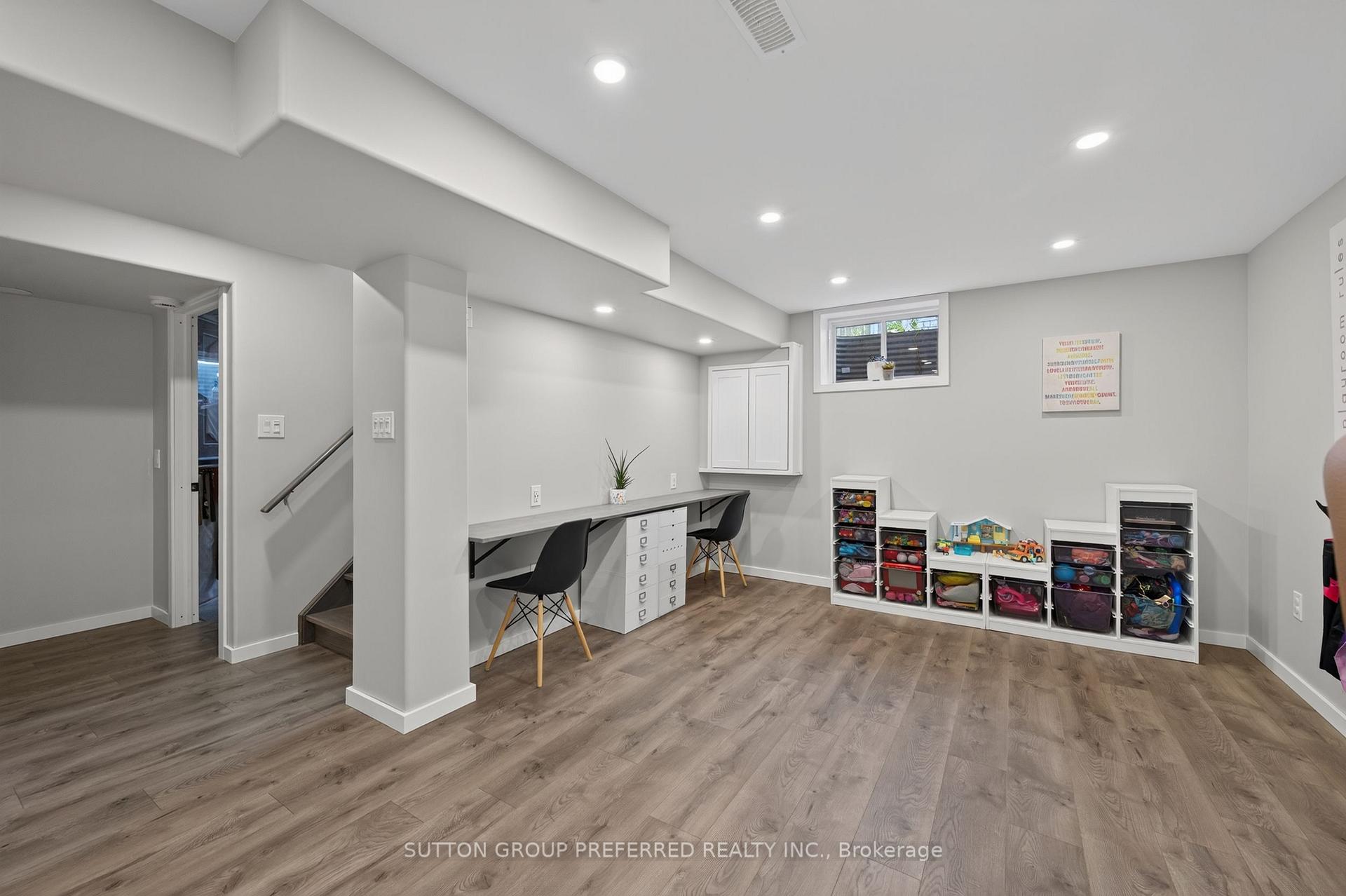 Photo 34 of 3288 Turner Crescent, London, South U — HOMEH