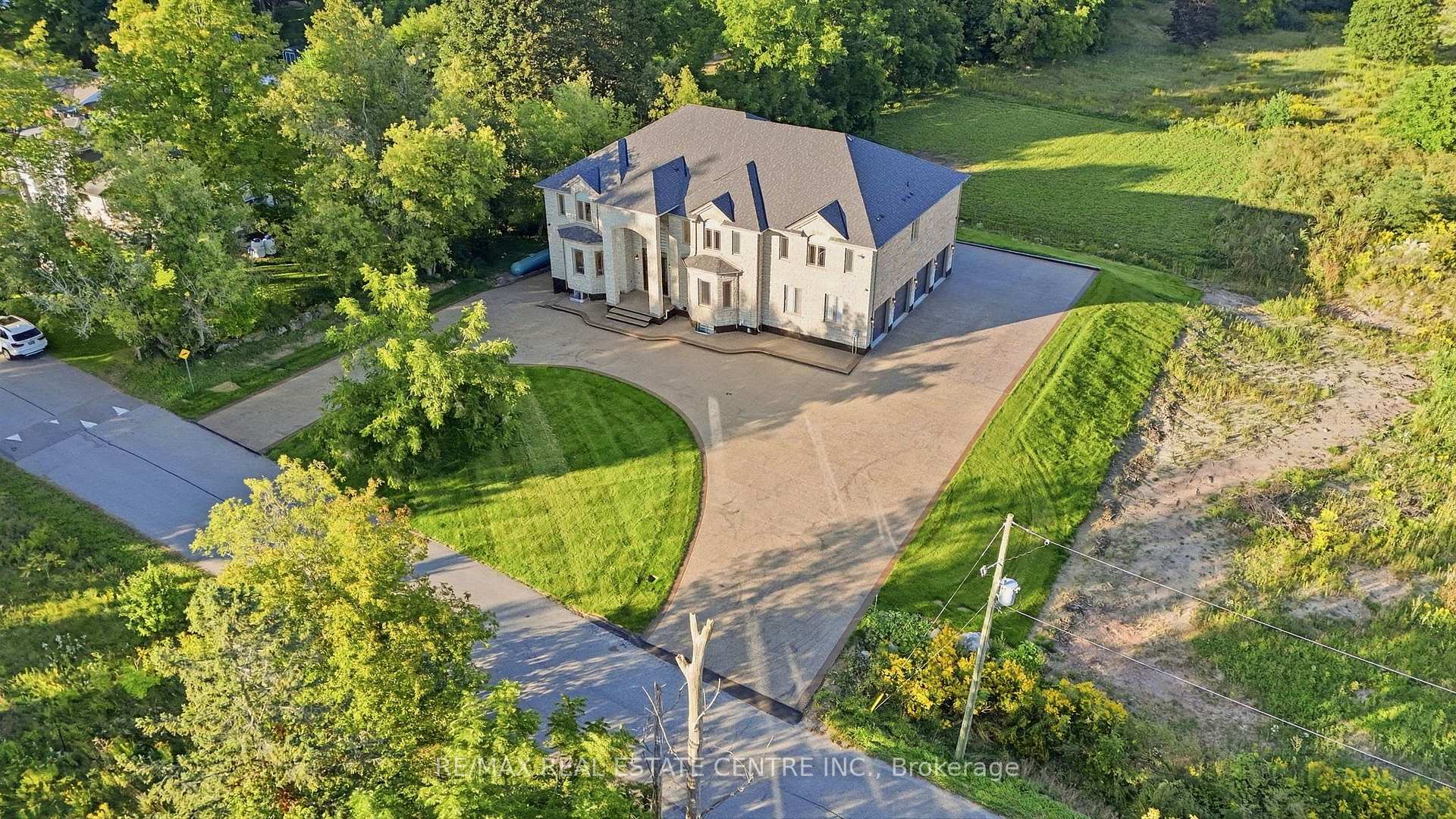 Photo 85 of 91 Troiless Street, Caledon, Caledon Village — HOMEH