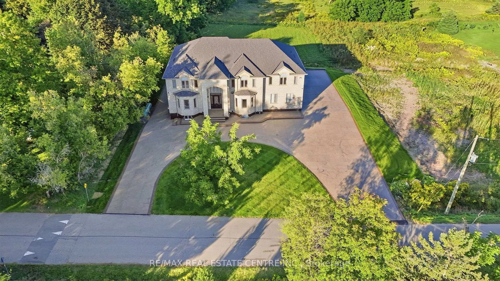 Photo 7 of 91 Troiless Street, Caledon, Caledon Village — HOMEH