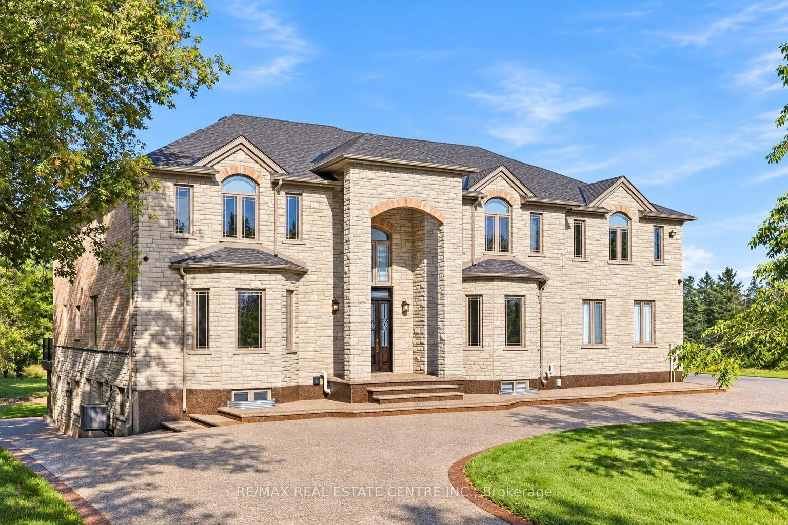 Photo 10 of 91 Troiless Street, Caledon, Caledon Village — HOMEH