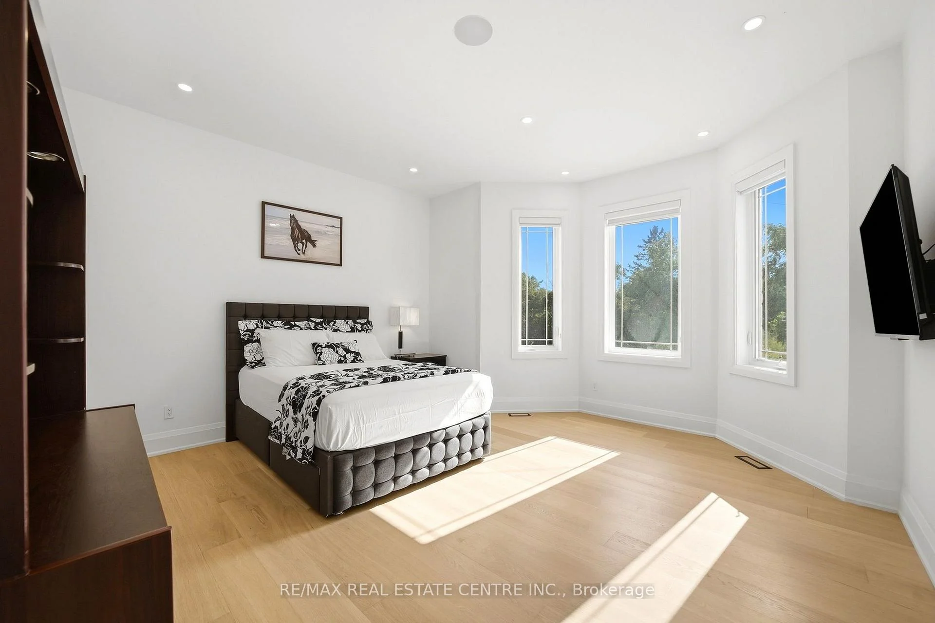 Photo 40 of 91 Troiless Street, Caledon, Caledon Village — HOMEH