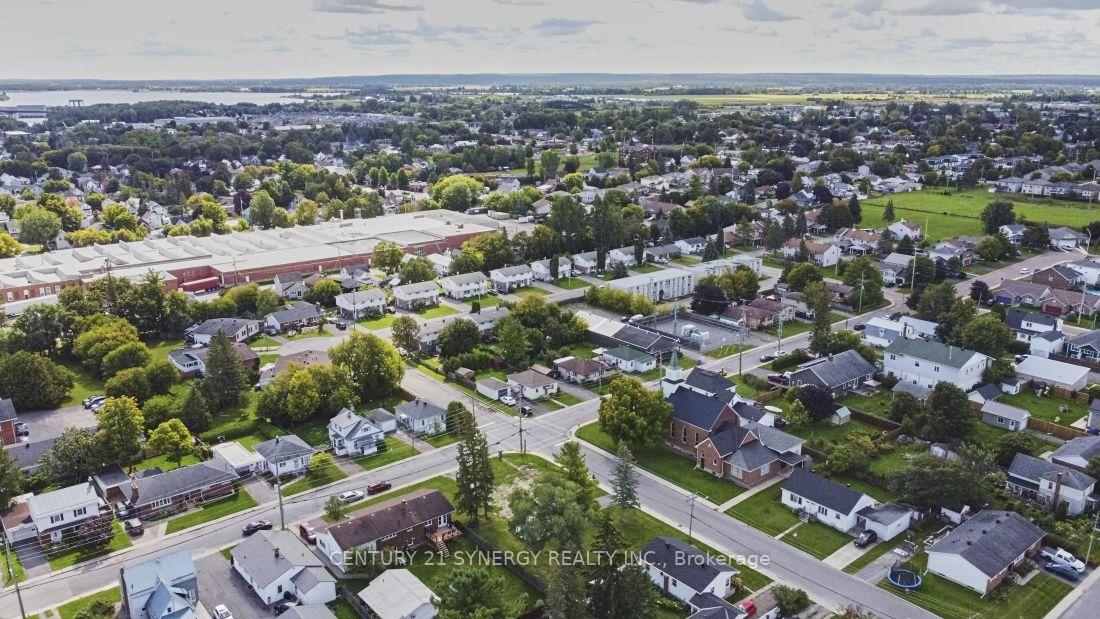 Photo 11 of 219 Alicia Street, Arnprior, Arnprior — HOMEH