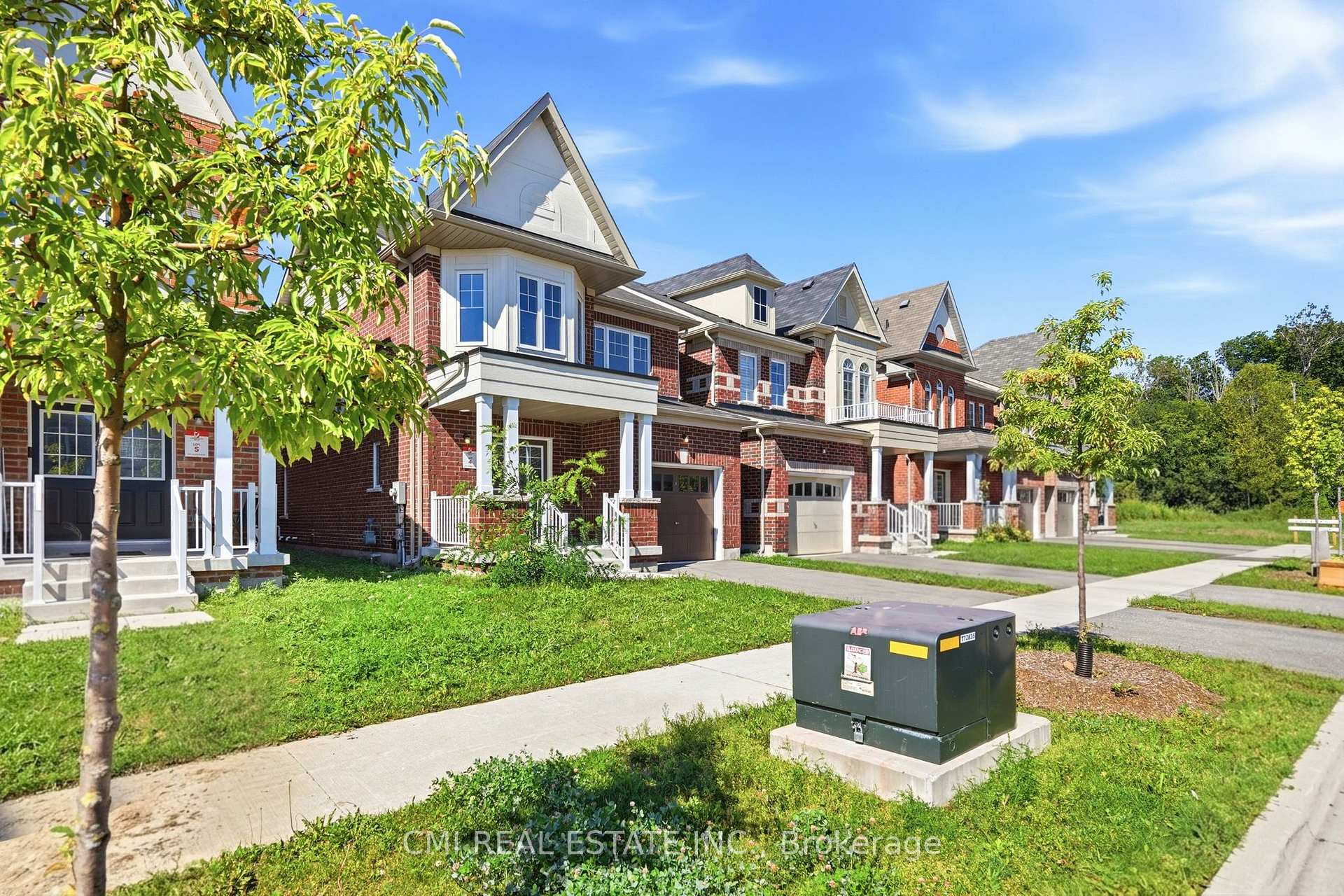 Photo 2 of 664 Fleetwood Drive, Oshawa, Eastdale — HOMEH