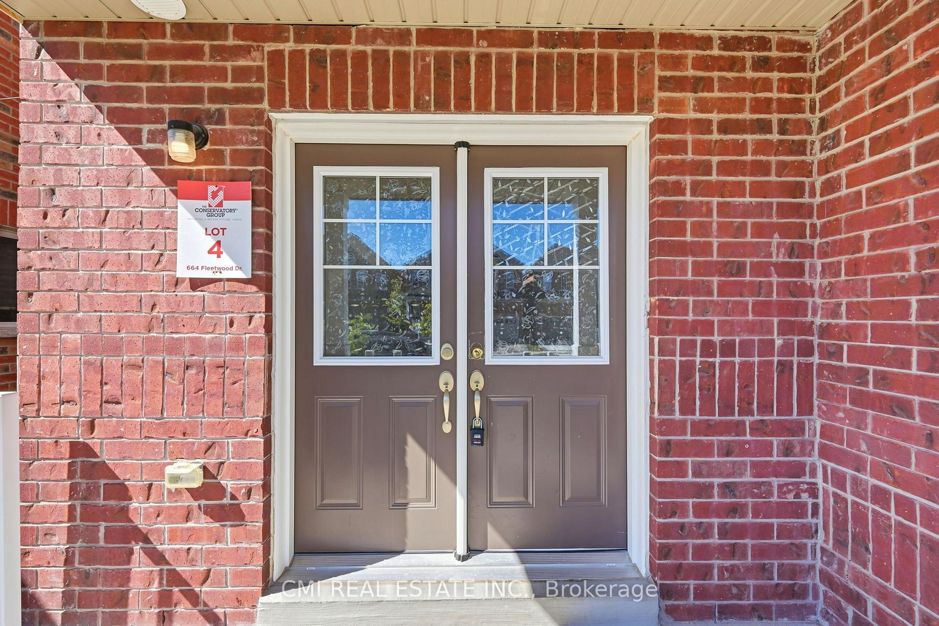 Photo 3 of 664 Fleetwood Drive, Oshawa, Eastdale — HOMEH