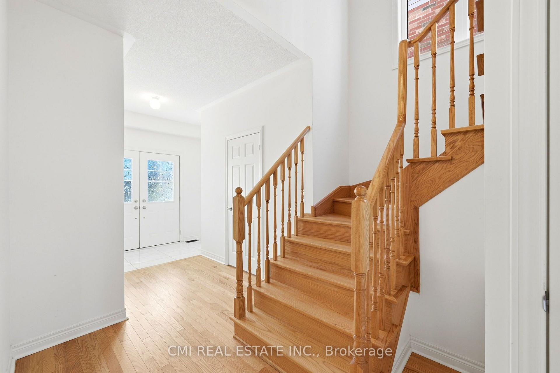 Photo 8 of 664 Fleetwood Drive, Oshawa, Eastdale — HOMEH