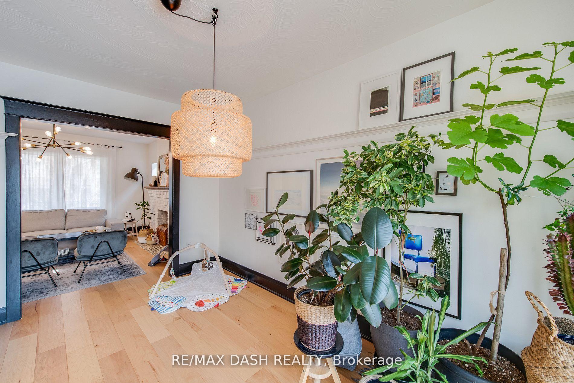 Photo 9 of 74 Oak Park Avenue, Toronto, Woodbine-Lumsden — HOMEH