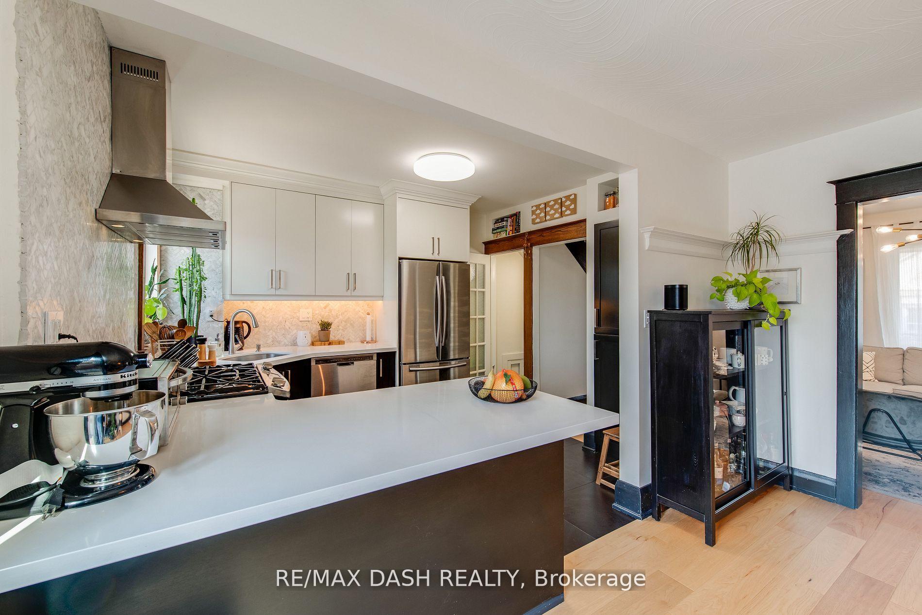 Photo 10 of 74 Oak Park Avenue, Toronto, Woodbine-Lumsden — HOMEH