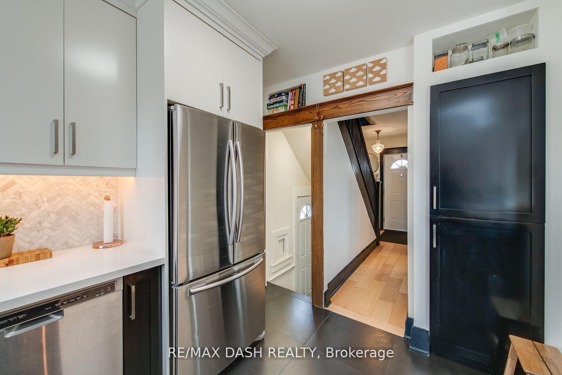Photo 11 of 74 Oak Park Avenue, Toronto, Woodbine-Lumsden — HOMEH