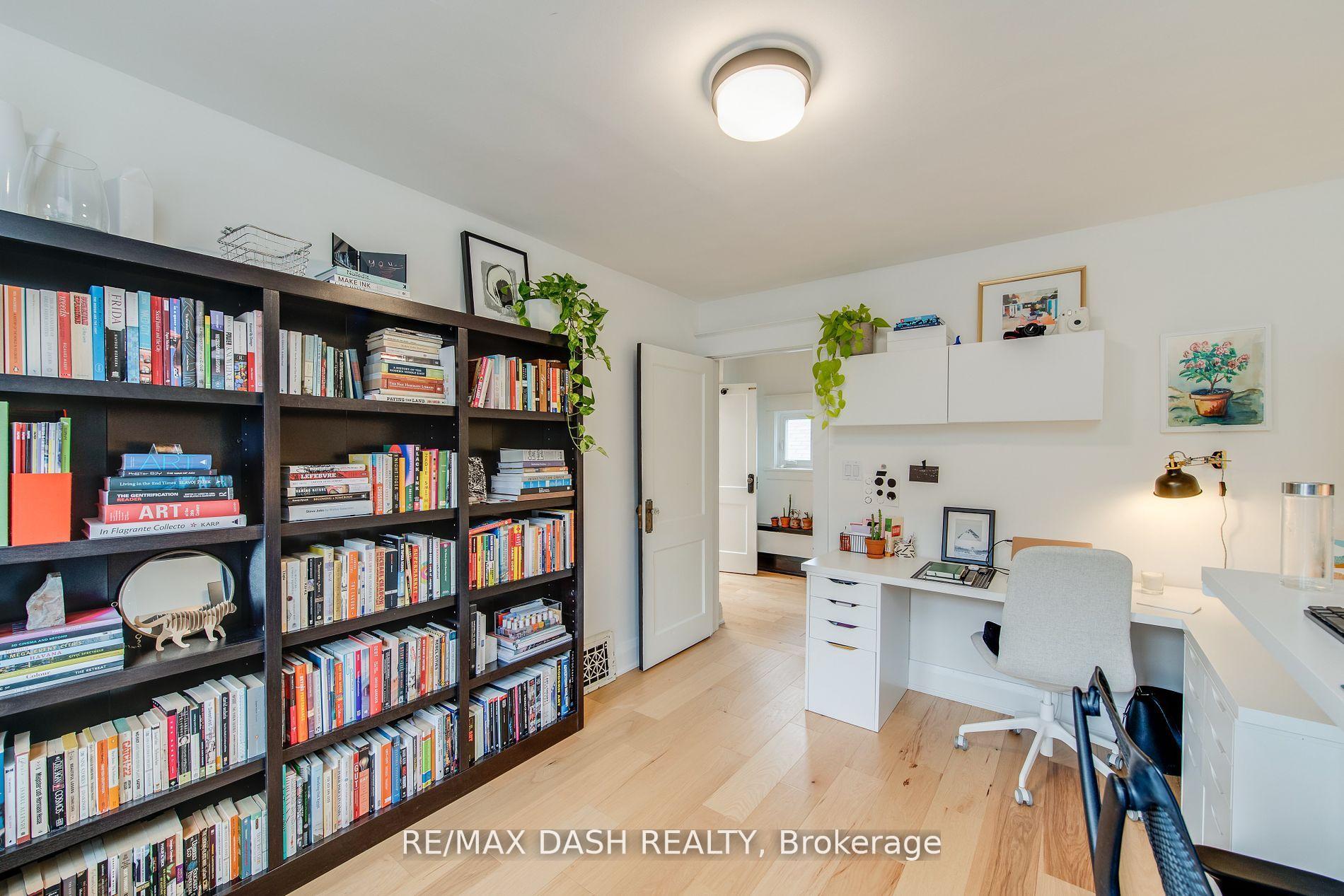 Photo 16 of 74 Oak Park Avenue, Toronto, Woodbine-Lumsden — HOMEH
