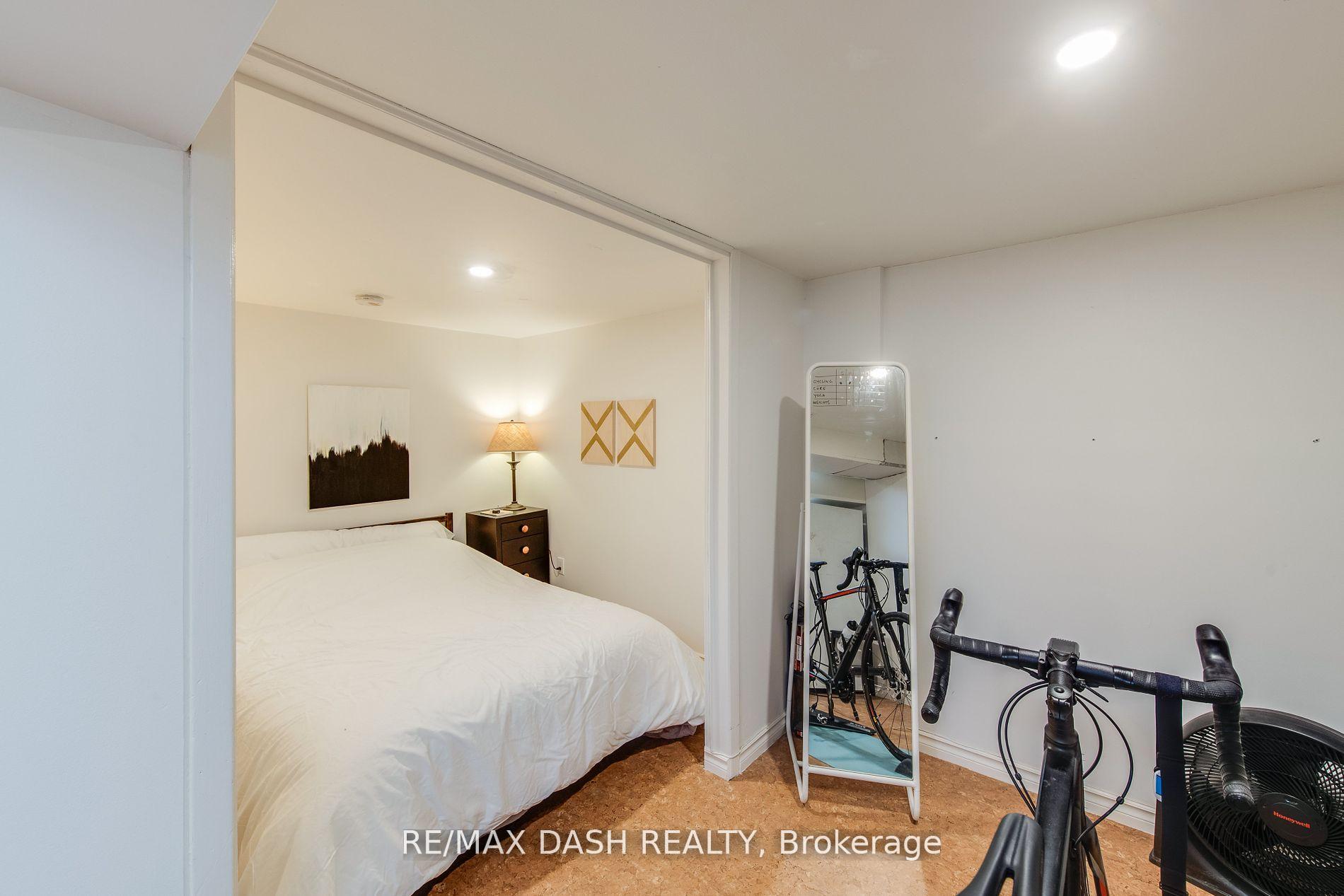 Photo 19 of 74 Oak Park Avenue, Toronto, Woodbine-Lumsden — HOMEH