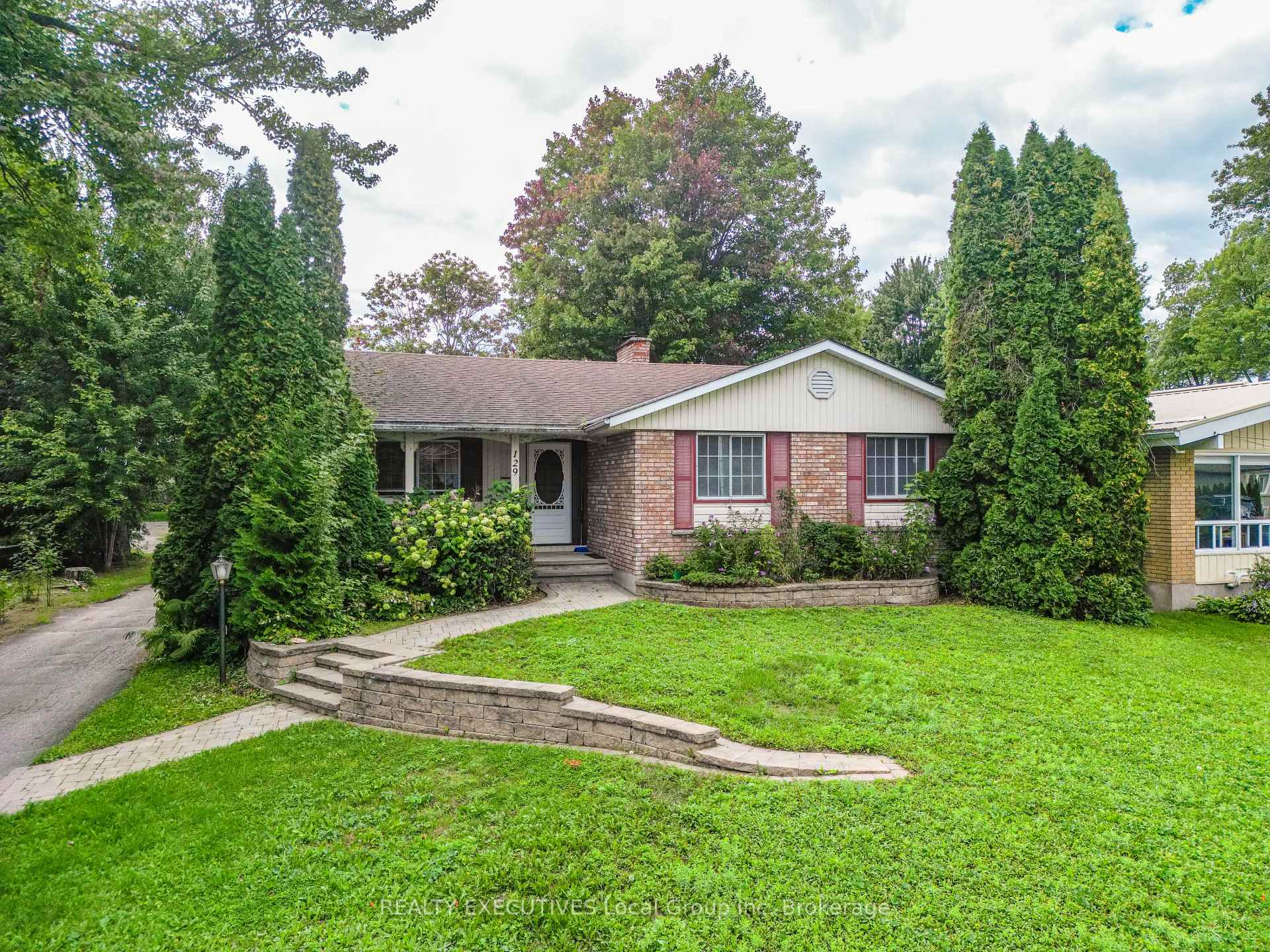 Front of 129 Campbell Avenue