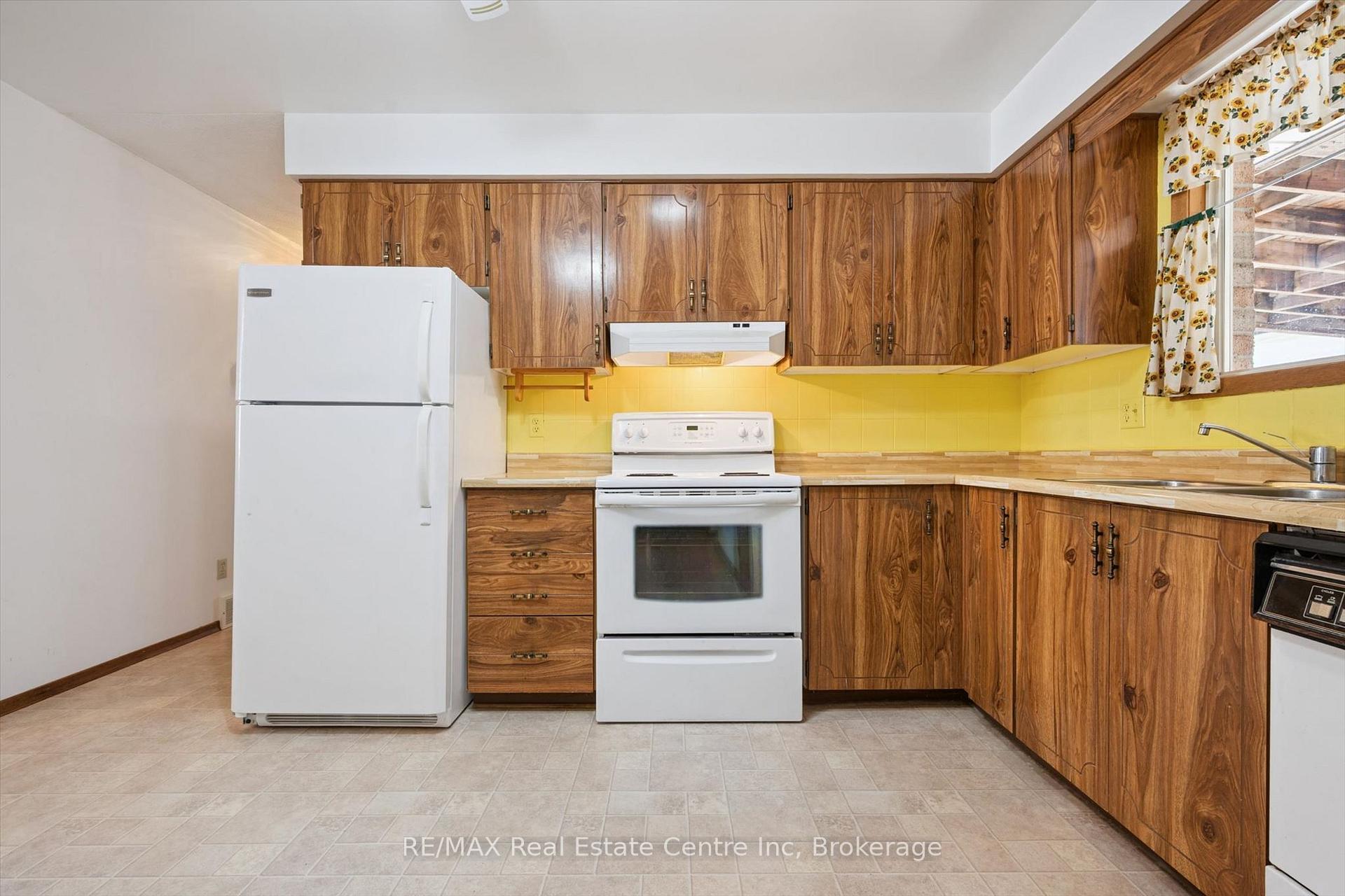 Photo 16 of 7 Countryside Crescent, Kitchener, Country Hills — HOMEH