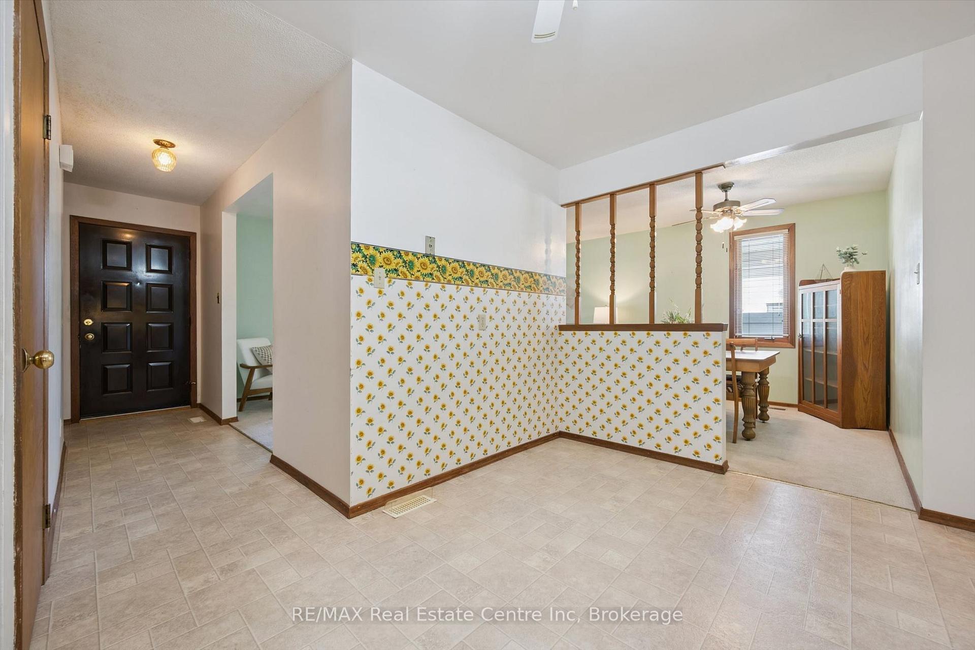 Photo 17 of 7 Countryside Crescent, Kitchener, Country Hills — HOMEH