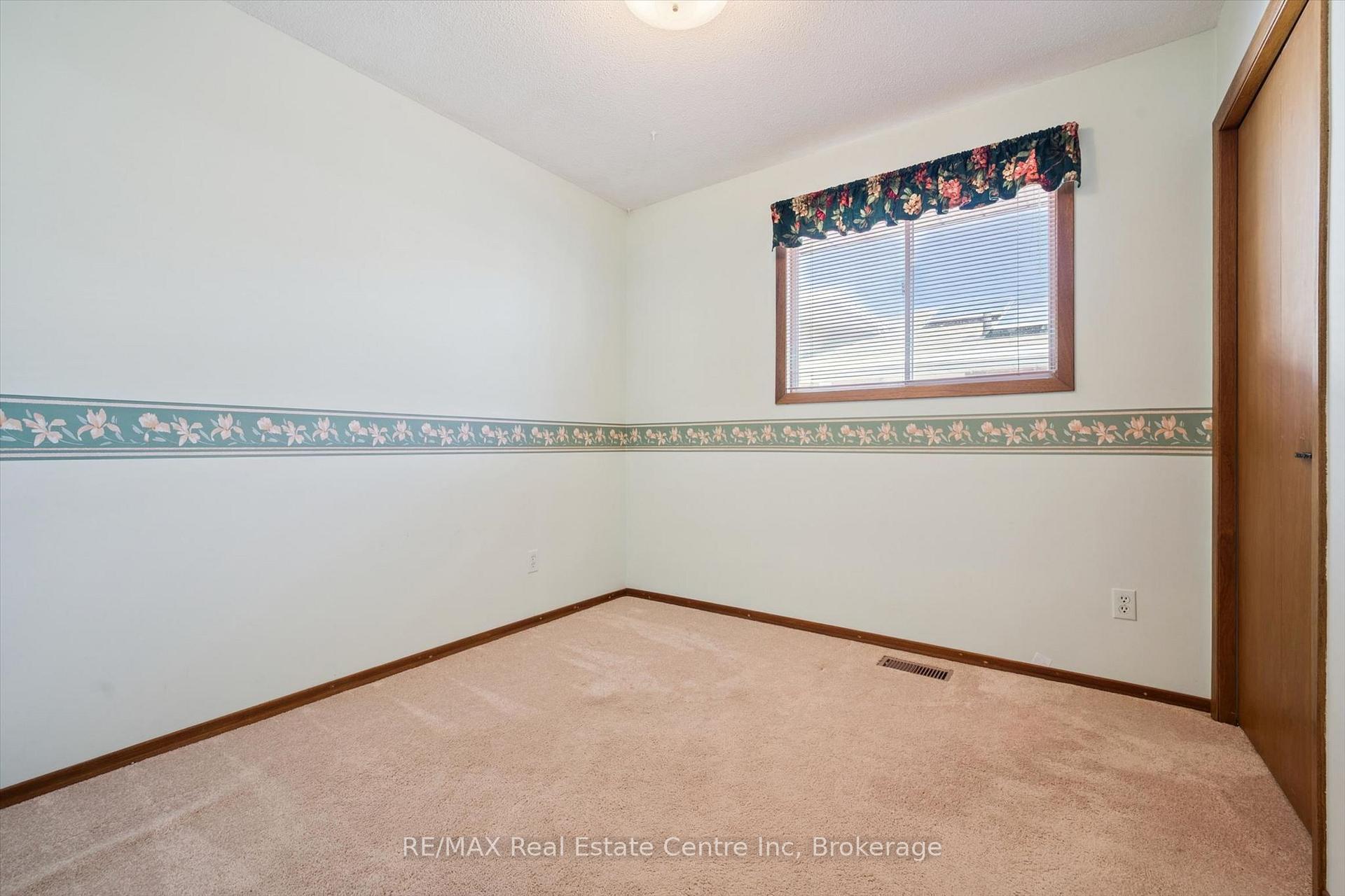 Photo 20 of 7 Countryside Crescent, Kitchener, Country Hills — HOMEH