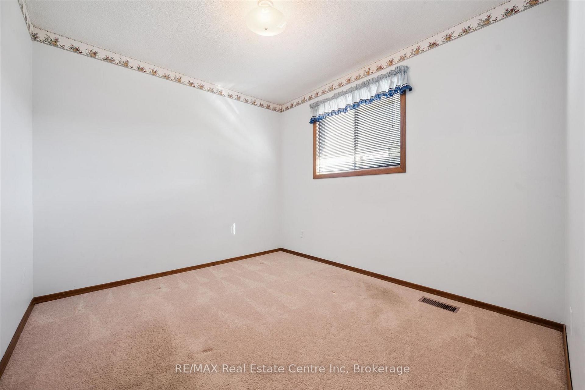 Photo 19 of 7 Countryside Crescent, Kitchener, Country Hills — HOMEH