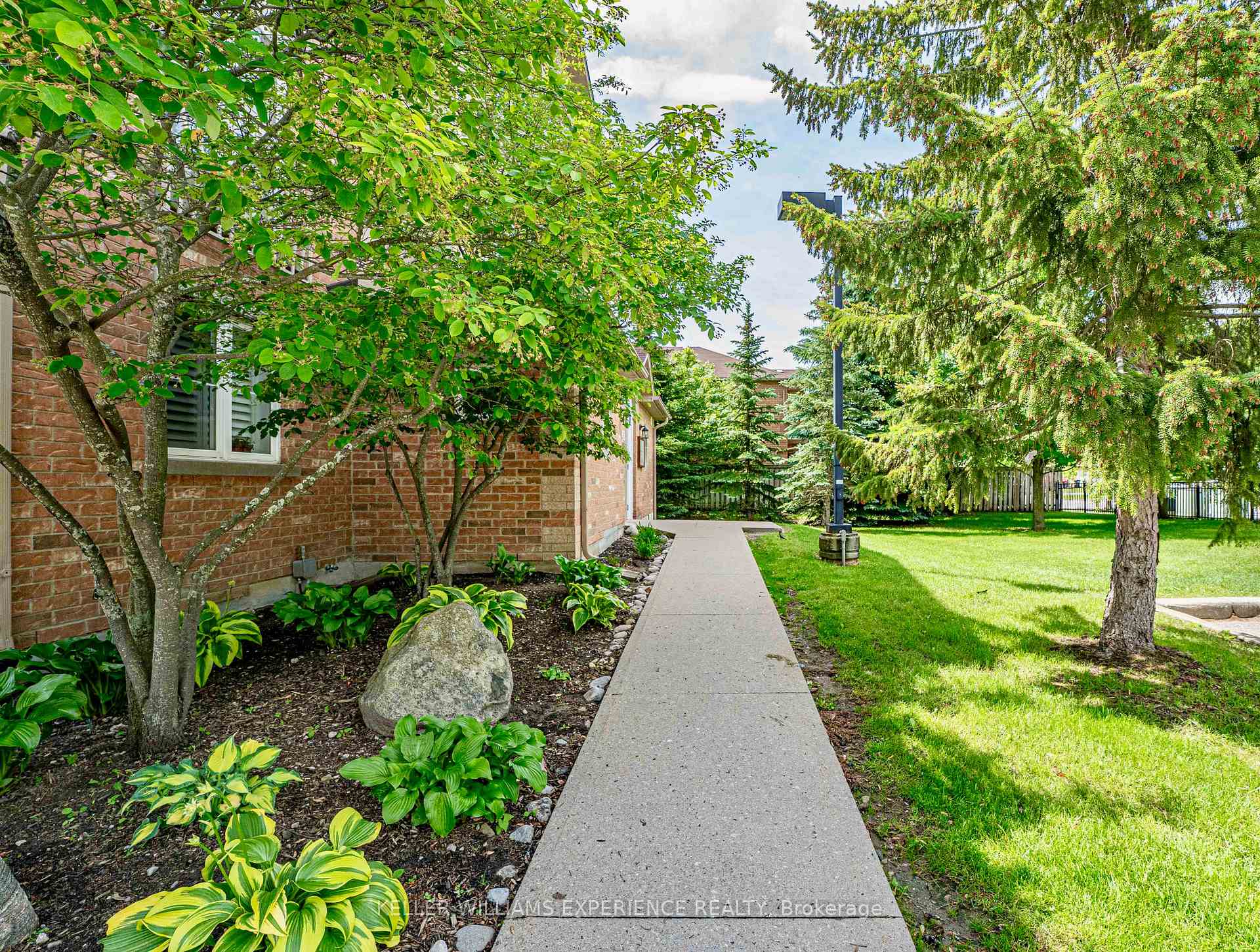 Photo 17 of Unit 8, 15 Cheltenham Road, Barrie, Georgian Drive — HOMEH