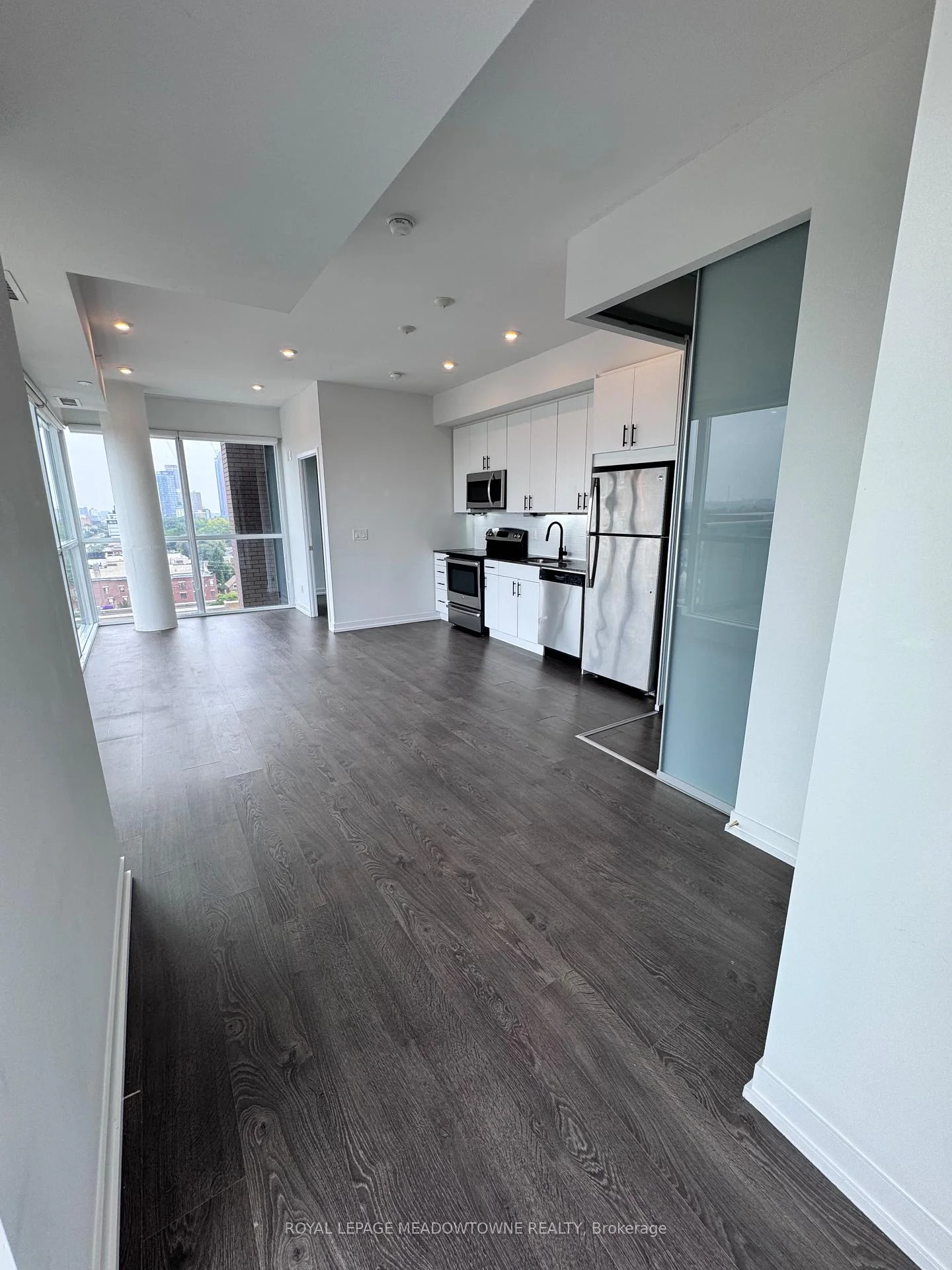 Photo 7 of Unit 1002, 2055 Danforth Avenue, Toronto, Woodbine Corridor — HOMEH