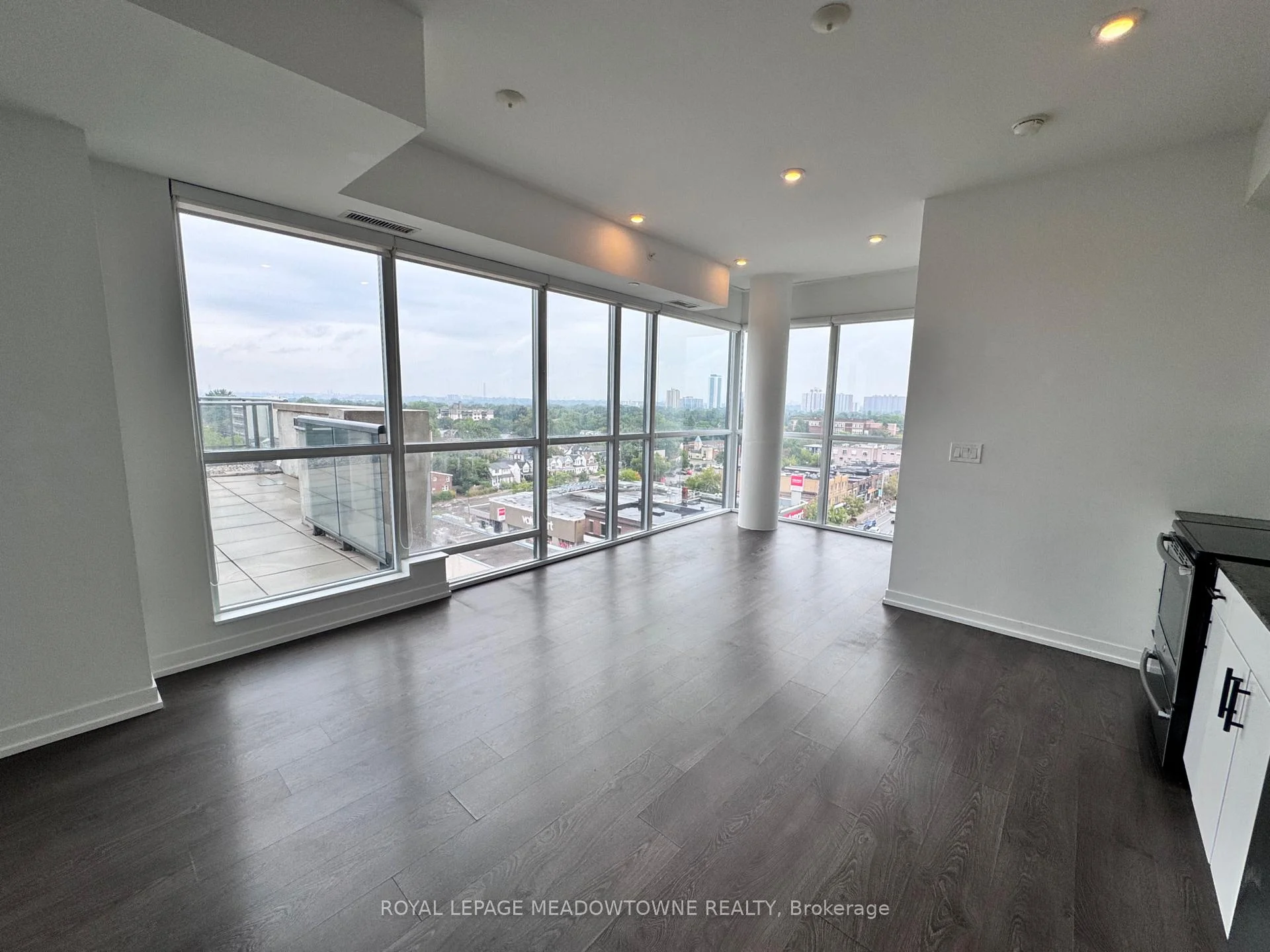 Photo 9 of Unit 1002, 2055 Danforth Avenue, Toronto, Woodbine Corridor — HOMEH