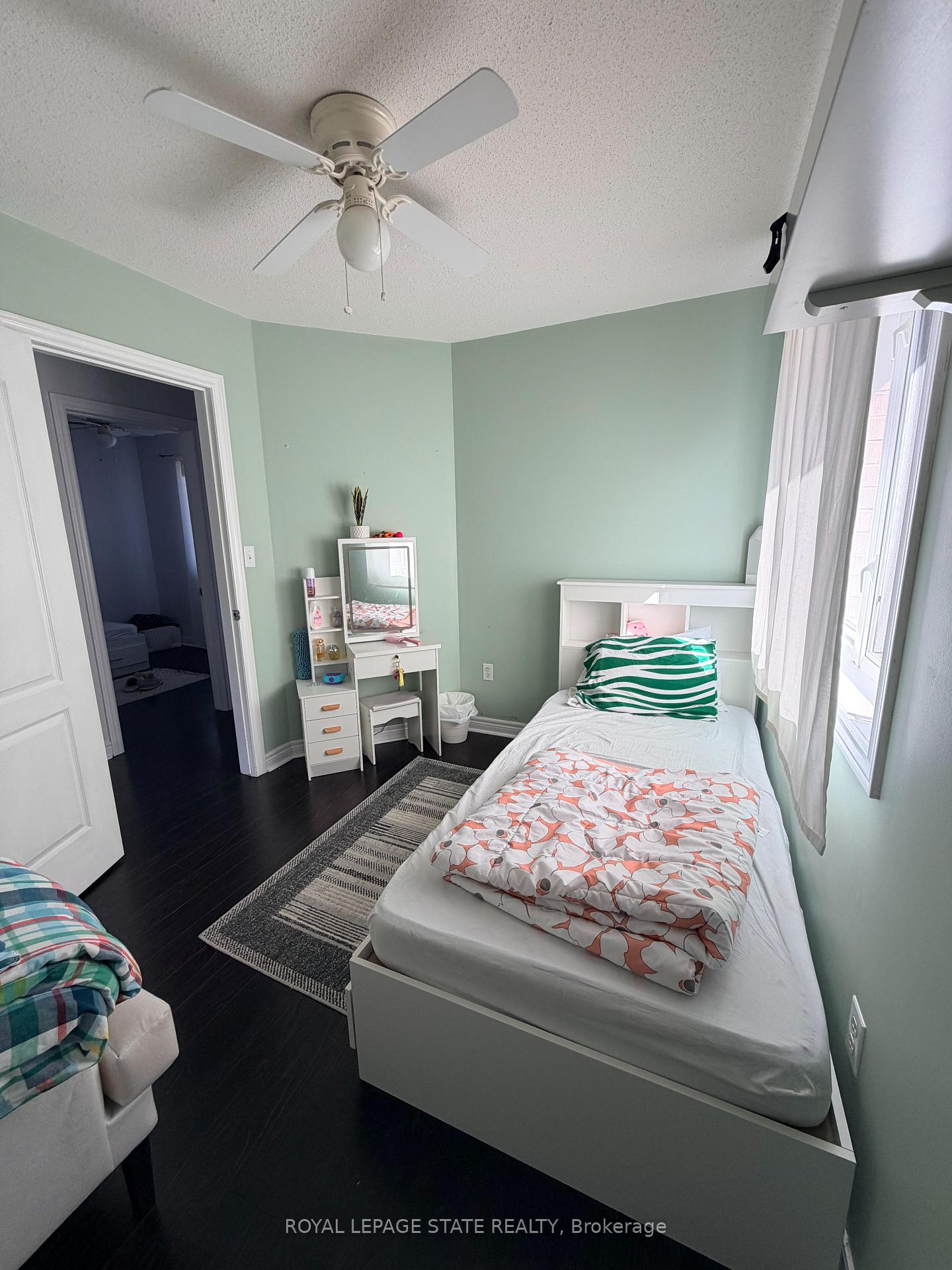 Photo 8 of 23 Oakrun Street, Hamilton, Winona Park — HOMEH