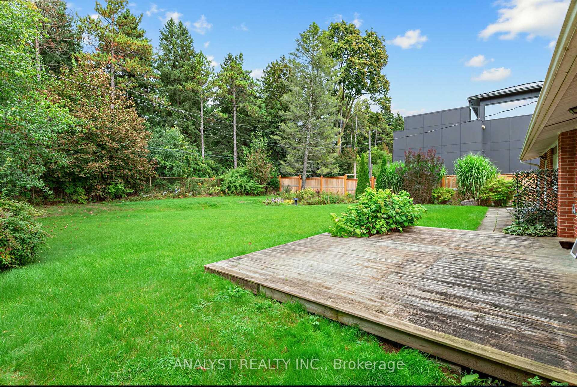 Photo 6 of 104 Cardish Street, Vaughan, Kleinburg — HOMEH