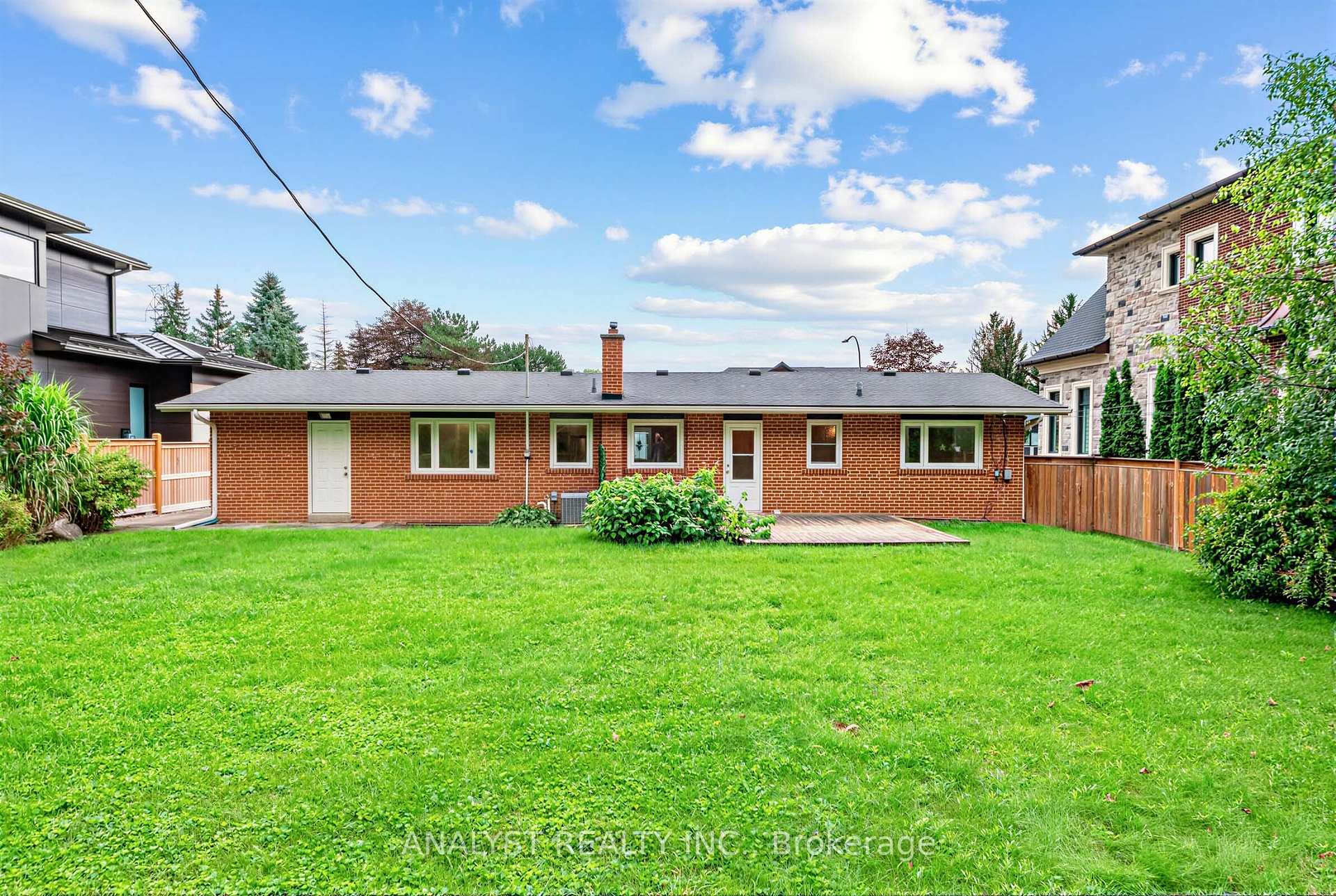 Photo 7 of 104 Cardish Street, Vaughan, Kleinburg — HOMEH