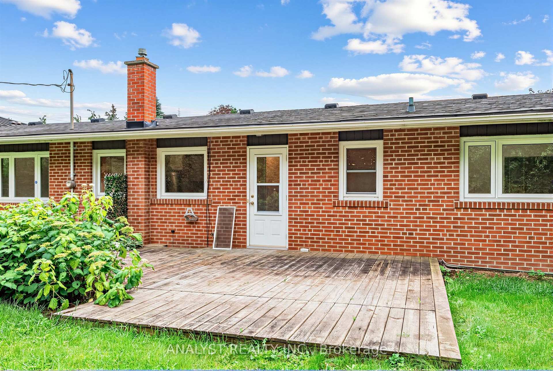 Photo 9 of 104 Cardish Street, Vaughan, Kleinburg — HOMEH